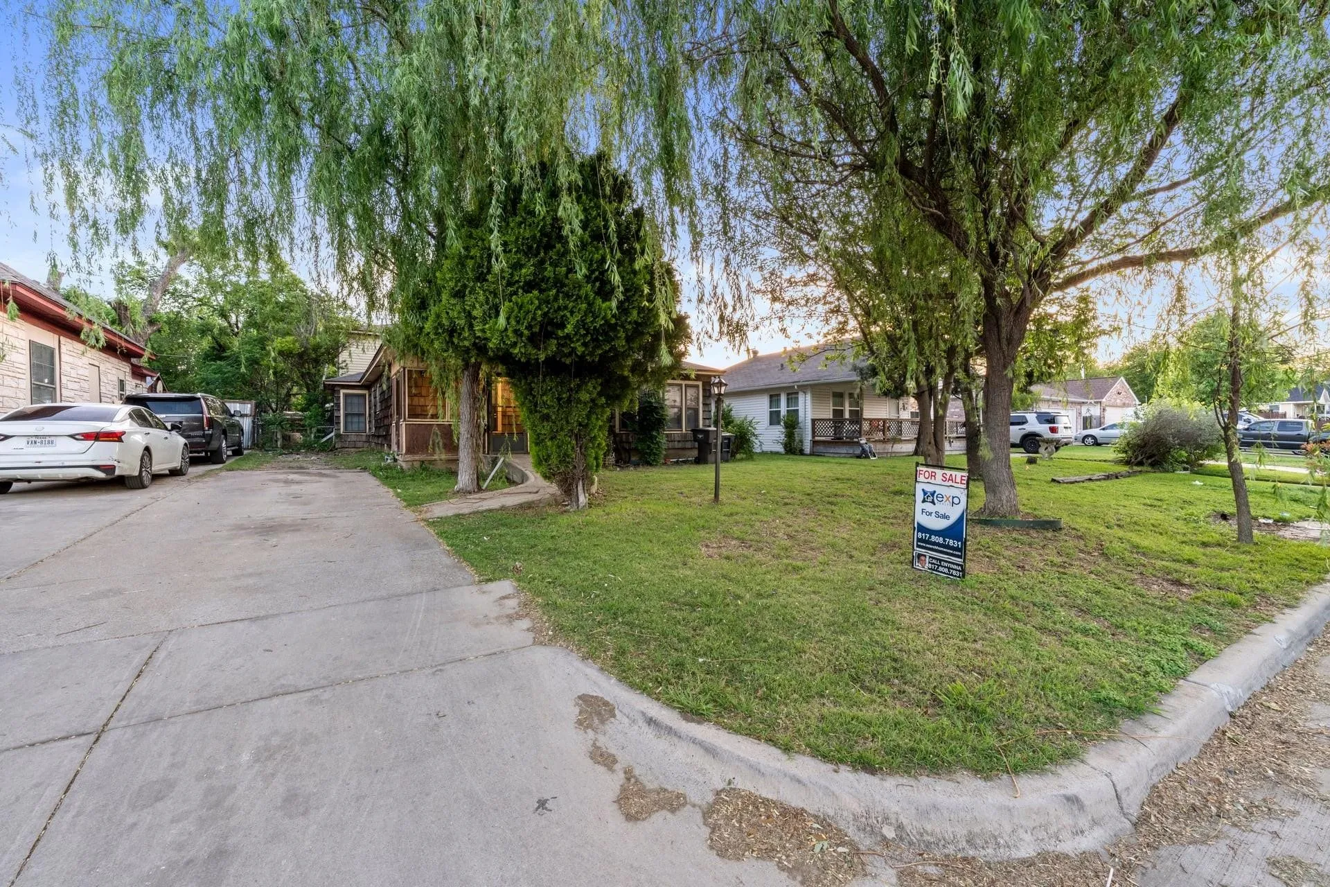 Single Family Residence For Sale in Tarrant County , 2617 Loraine Street, Fort Worth, Texas 76106, 5 Bedroom, 3 Bathroom, Garage spaces, 2,764 Sqft, built in 1958, mls#21398978, Real Estate Agent in Fort Worth, Homes For Sale in Tarrant county, Homes For Sale in Fort Worth, Realtor in Fort Worth Texas, Real Estate Brokerage Independent Realty Texas, Luminita Cordes Realtor