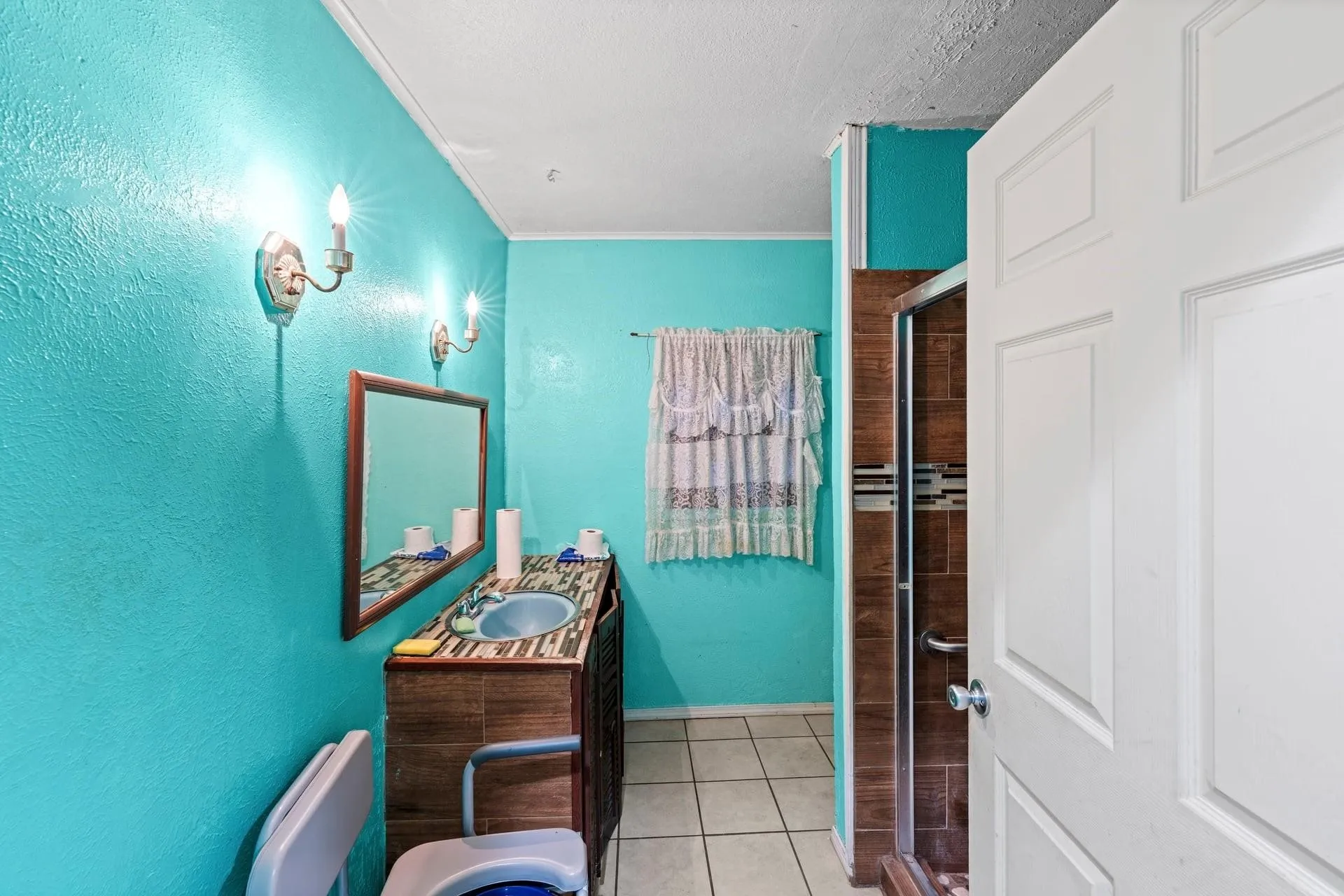 Single Family Residence For Sale in Tarrant County , 2617 Loraine Street, Fort Worth, Texas 76106, 5 Bedroom, 3 Bathroom, Garage spaces, 2,764 Sqft, built in 1958, mls#21398978, Real Estate Agent in Fort Worth, Homes For Sale in Tarrant county, Homes For Sale in Fort Worth, Realtor in Fort Worth Texas, Real Estate Brokerage Independent Realty Texas, Luminita Cordes Realtor