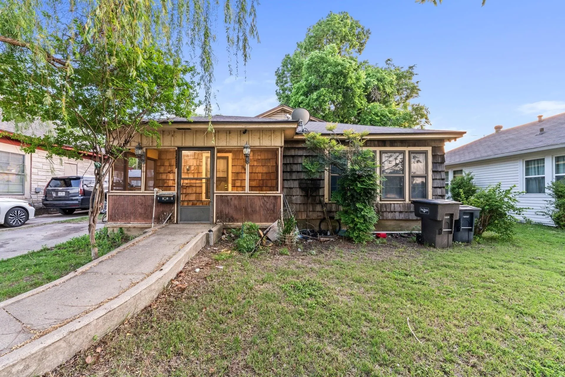 Single Family Residence For Sale in Tarrant County , 2617 Loraine Street, Fort Worth, Texas 76106, 5 Bedroom, 3 Bathroom, Garage spaces, 2,764 Sqft, built in 1958, mls#21398978, Real Estate Agent in Fort Worth, Homes For Sale in Tarrant county, Homes For Sale in Fort Worth, Realtor in Fort Worth Texas, Real Estate Brokerage Independent Realty Texas, Luminita Cordes Realtor