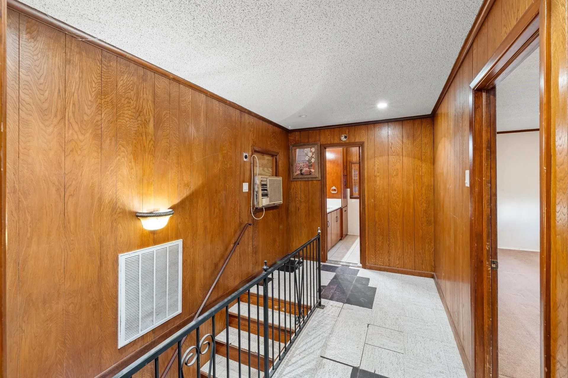 Single Family Residence For Sale in Tarrant County , 2617 Loraine Street, Fort Worth, Texas 76106, 5 Bedroom, 3 Bathroom, Garage spaces, 2,764 Sqft, built in 1958, mls#21398978, Real Estate Agent in Fort Worth, Homes For Sale in Tarrant county, Homes For Sale in Fort Worth, Realtor in Fort Worth Texas, Real Estate Brokerage Independent Realty Texas, Luminita Cordes Realtor