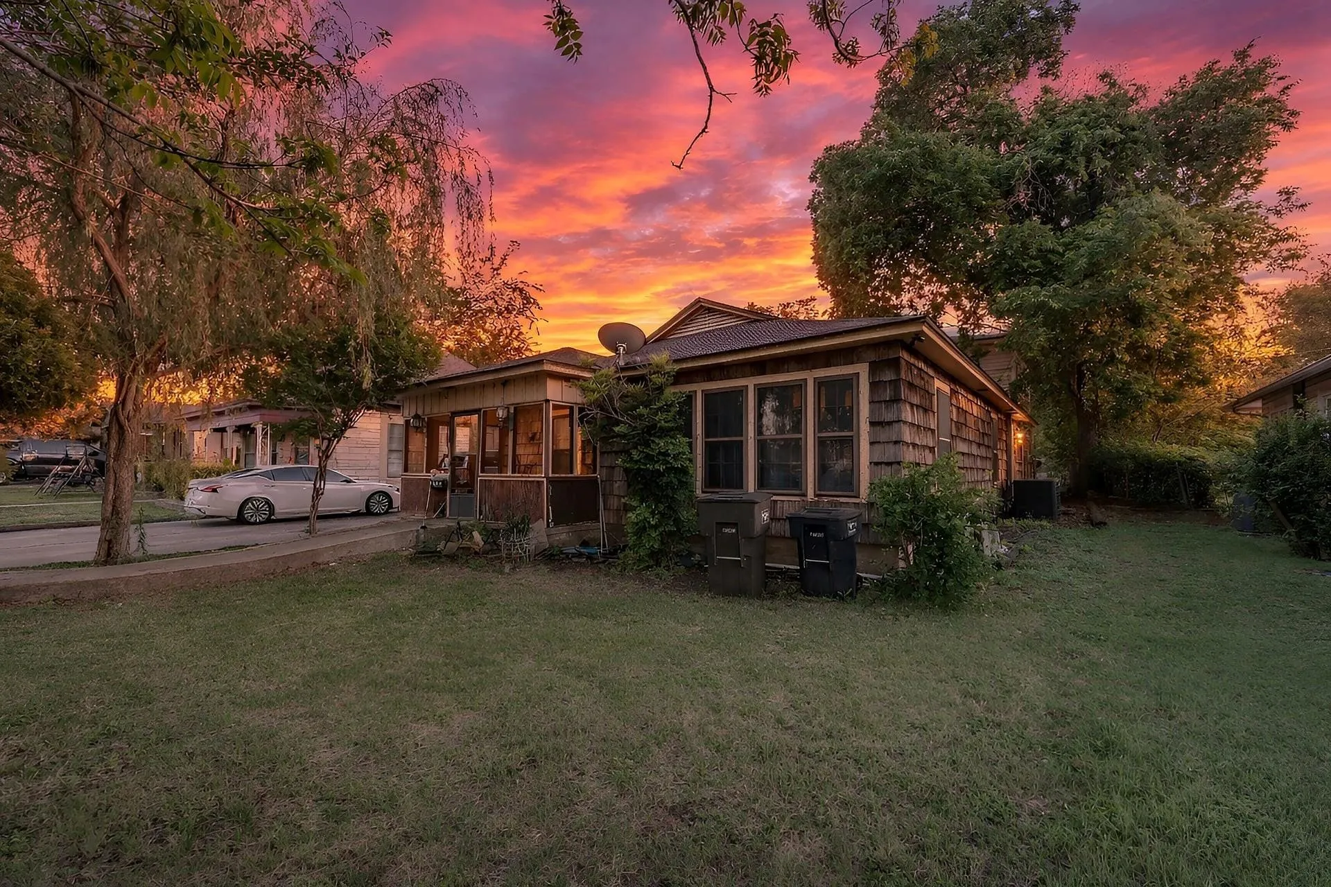 Single Family Residence For Sale in Tarrant County , 2617 Loraine Street, Fort Worth, Texas 76106, 5 Bedroom, 3 Bathroom, Garage spaces, 2,764 Sqft, built in 1958, mls#21398978, Real Estate Agent in Fort Worth, Homes For Sale in Tarrant county, Homes For Sale in Fort Worth, Realtor in Fort Worth Texas, Real Estate Brokerage Independent Realty Texas, Luminita Cordes Realtor