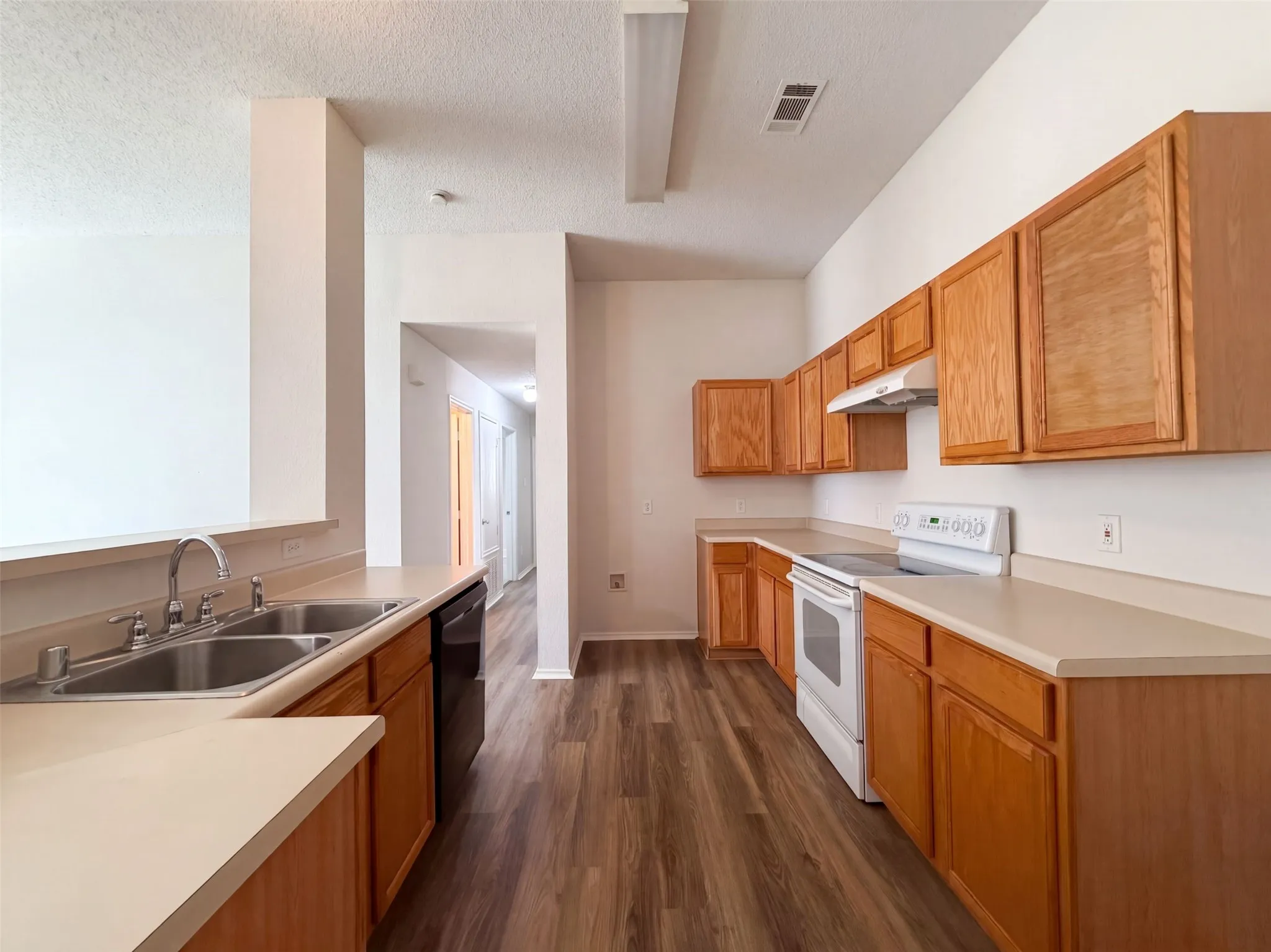 Single Family Residence For Sale in Denton County , 1313 Sandpiper, Aubrey, Texas 76227, 4 Bedroom, 2 Bathroom, 2 Garage spaces, 1,861 Sqft, built in 2003, mls#21399138, Real Estate Agent in Aubrey, Homes For Sale in Denton county, Homes For Sale in Aubrey, Realtor in Aubrey Texas, Real Estate Brokerage Independent Realty Texas, Luminita Cordes Realtor