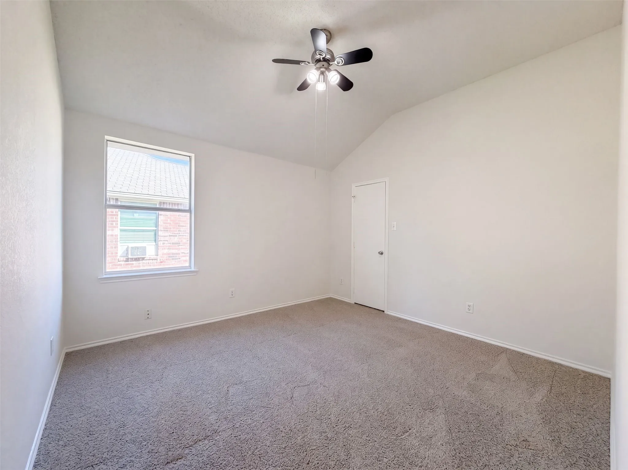 Single Family Residence For Sale in Denton County , 1313 Sandpiper, Aubrey, Texas 76227, 4 Bedroom, 2 Bathroom, 2 Garage spaces, 1,861 Sqft, built in 2003, mls#21399138, Real Estate Agent in Aubrey, Homes For Sale in Denton county, Homes For Sale in Aubrey, Realtor in Aubrey Texas, Real Estate Brokerage Independent Realty Texas, Luminita Cordes Realtor