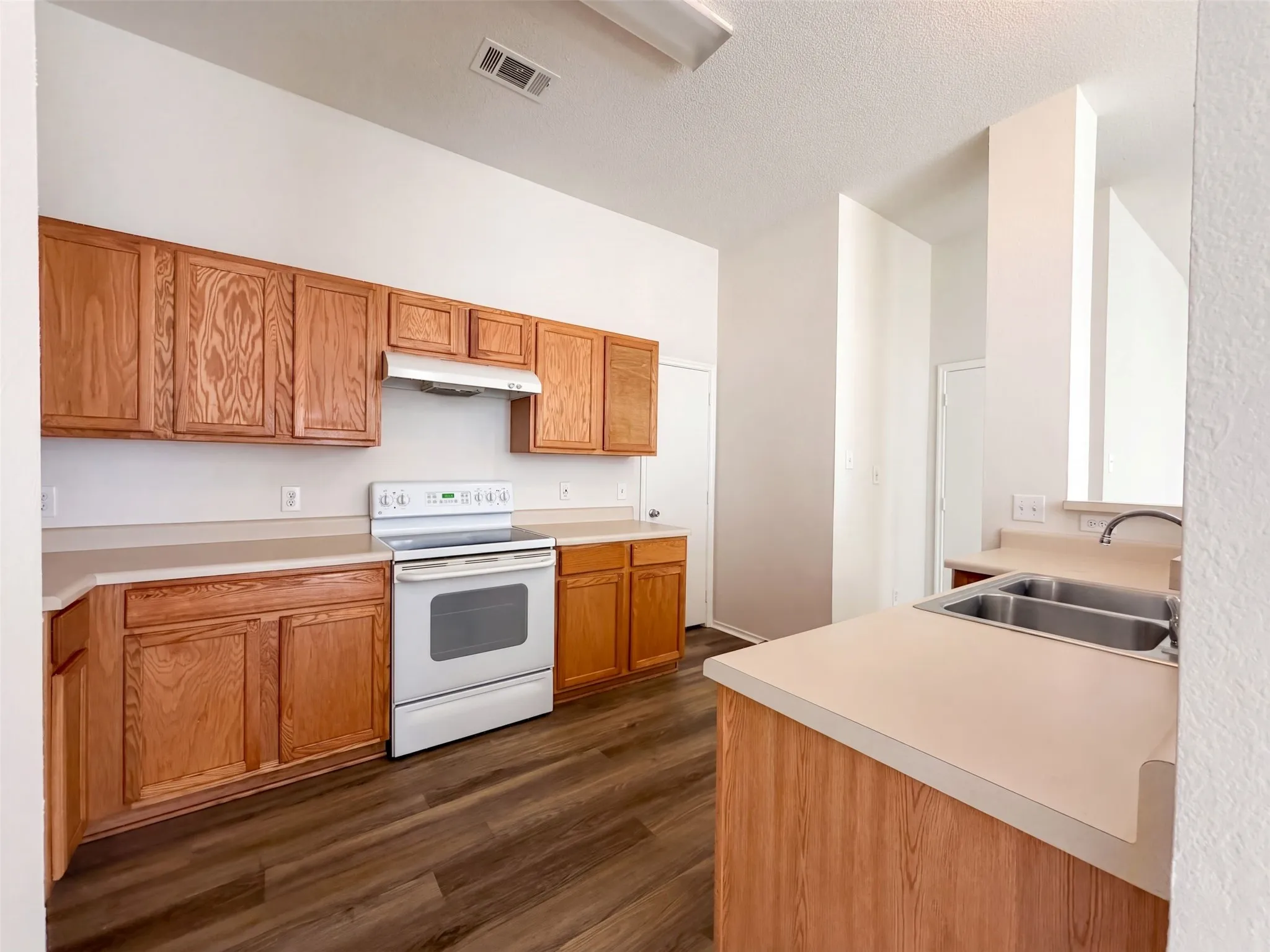 Single Family Residence For Sale in Denton County , 1313 Sandpiper, Aubrey, Texas 76227, 4 Bedroom, 2 Bathroom, 2 Garage spaces, 1,861 Sqft, built in 2003, mls#21399138, Real Estate Agent in Aubrey, Homes For Sale in Denton county, Homes For Sale in Aubrey, Realtor in Aubrey Texas, Real Estate Brokerage Independent Realty Texas, Luminita Cordes Realtor