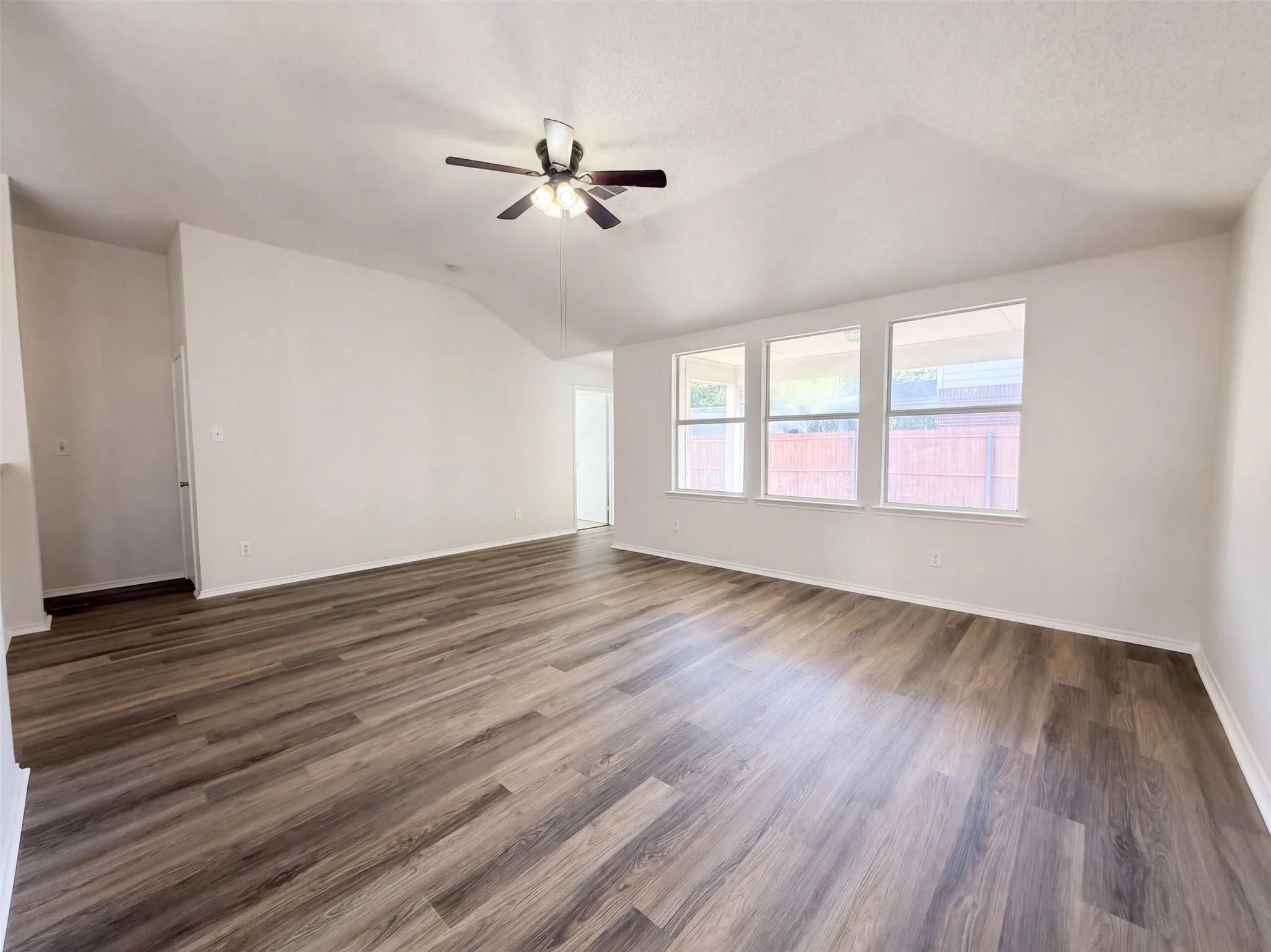 Single Family Residence For Sale in Denton County , 1313 Sandpiper, Aubrey, Texas 76227, 4 Bedroom, 2 Bathroom, 2 Garage spaces, 1,861 Sqft, built in 2003, mls#21399138, Real Estate Agent in Aubrey, Homes For Sale in Denton county, Homes For Sale in Aubrey, Realtor in Aubrey Texas, Real Estate Brokerage Independent Realty Texas, Luminita Cordes Realtor