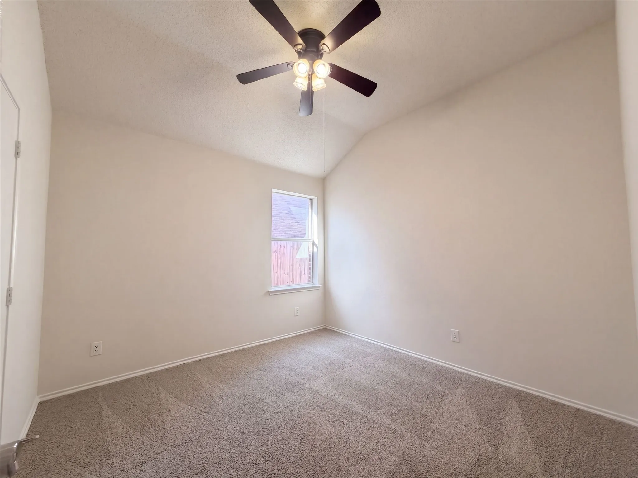 Single Family Residence For Sale in Denton County , 1313 Sandpiper, Aubrey, Texas 76227, 4 Bedroom, 2 Bathroom, 2 Garage spaces, 1,861 Sqft, built in 2003, mls#21399138, Real Estate Agent in Aubrey, Homes For Sale in Denton county, Homes For Sale in Aubrey, Realtor in Aubrey Texas, Real Estate Brokerage Independent Realty Texas, Luminita Cordes Realtor