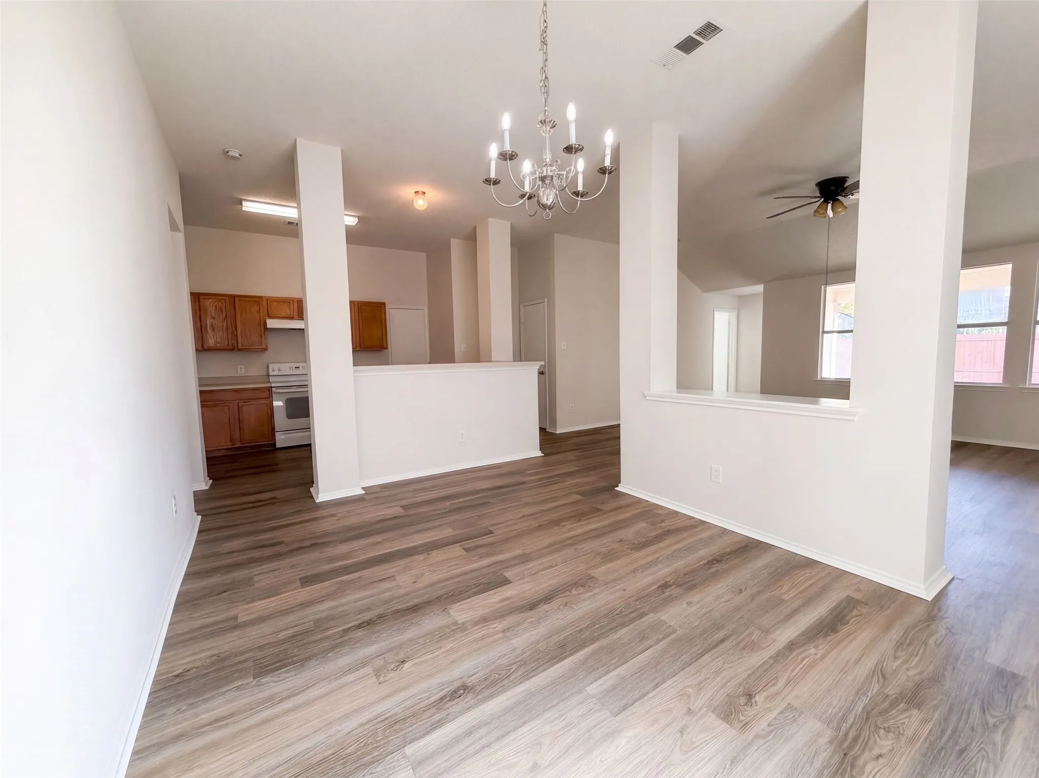 Single Family Residence For Sale in Denton County , 1313 Sandpiper, Aubrey, Texas 76227, 4 Bedroom, 2 Bathroom, 2 Garage spaces, 1,861 Sqft, built in 2003, mls#21399138, Real Estate Agent in Aubrey, Homes For Sale in Denton county, Homes For Sale in Aubrey, Realtor in Aubrey Texas, Real Estate Brokerage Independent Realty Texas, Luminita Cordes Realtor