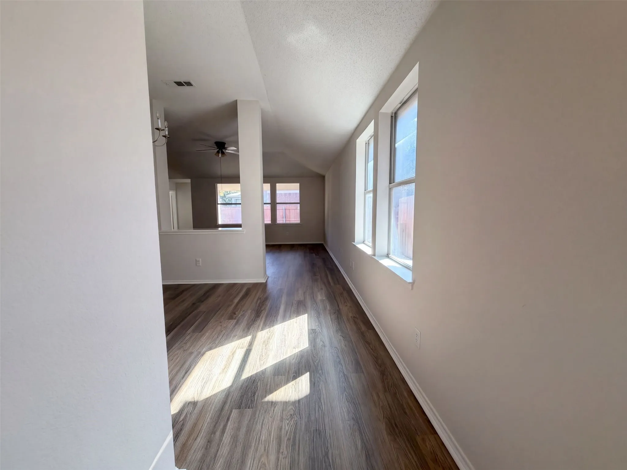 Single Family Residence For Sale in Denton County , 1313 Sandpiper, Aubrey, Texas 76227, 4 Bedroom, 2 Bathroom, 2 Garage spaces, 1,861 Sqft, built in 2003, mls#21399138, Real Estate Agent in Aubrey, Homes For Sale in Denton county, Homes For Sale in Aubrey, Realtor in Aubrey Texas, Real Estate Brokerage Independent Realty Texas, Luminita Cordes Realtor