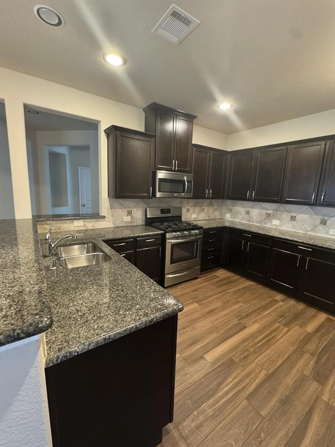 Single Family Residence For Rent in Collin County , 9908 Coyote Pass Trail, Mc Kinney, Texas 75071, 3 Bedroom, 3 Bathroom, 2 Garage spaces, 2,213 Sqft, built in 2016, mls#21399047, Real Estate Agent in Mc Kinney, Homes For Rent in Collin county, Homes For Rent in Mc Kinney, Realtor in Mc Kinney Texas, Real Estate Brokerage Independent Realty Texas, Luminita Cordes Realtor