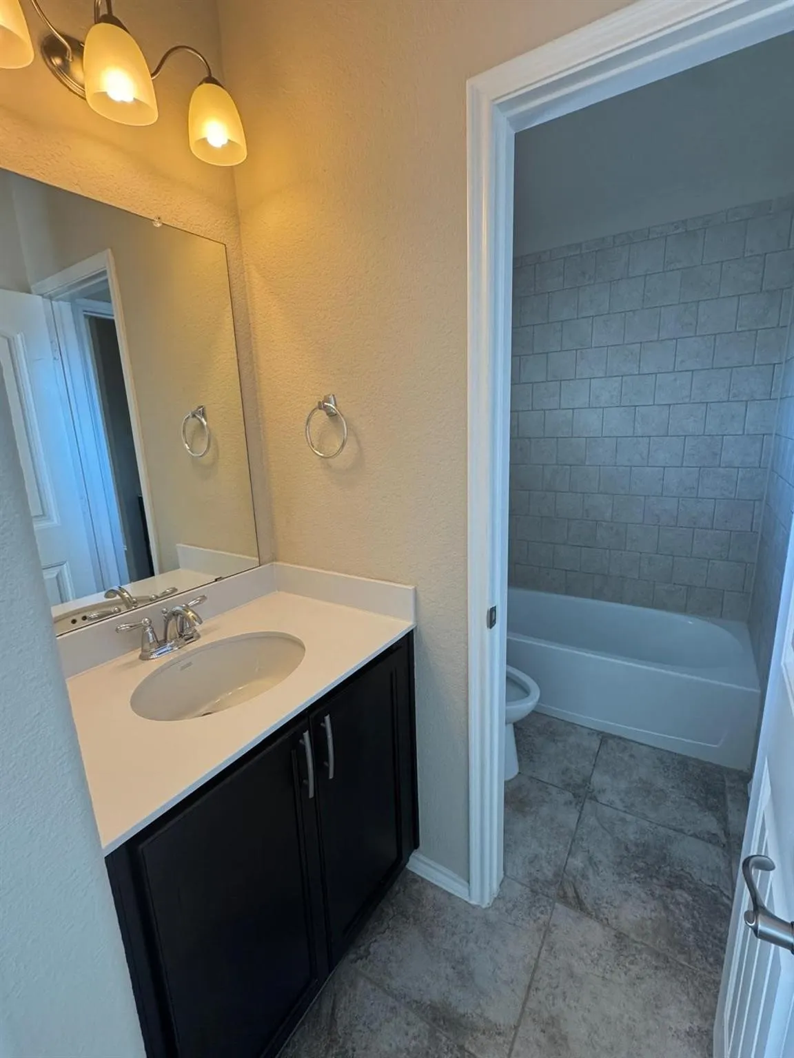 Single Family Residence For Rent in Collin County , 9908 Coyote Pass Trail, Mc Kinney, Texas 75071, 3 Bedroom, 3 Bathroom, 2 Garage spaces, 2,213 Sqft, built in 2016, mls#21399047, Real Estate Agent in Mc Kinney, Homes For Rent in Collin county, Homes For Rent in Mc Kinney, Realtor in Mc Kinney Texas, Real Estate Brokerage Independent Realty Texas, Luminita Cordes Realtor