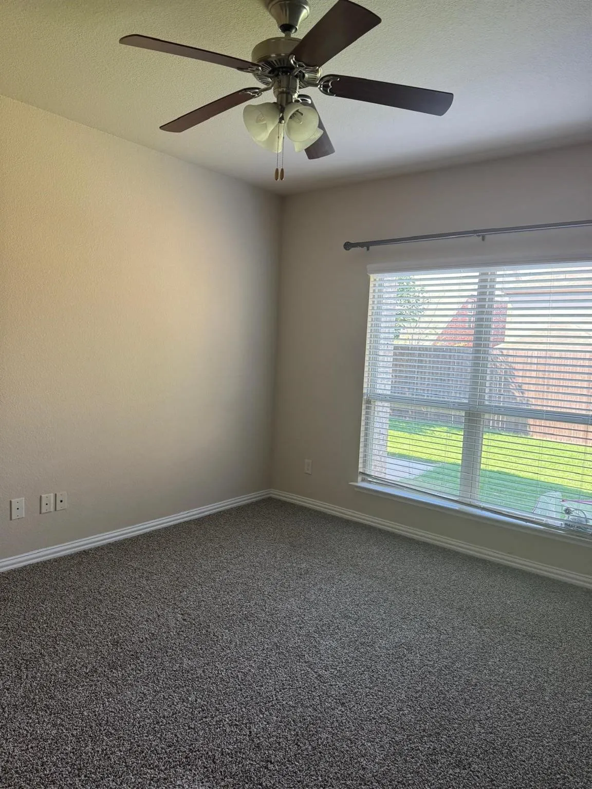 Single Family Residence For Rent in Collin County , 9908 Coyote Pass Trail, Mc Kinney, Texas 75071, 3 Bedroom, 3 Bathroom, 2 Garage spaces, 2,213 Sqft, built in 2016, mls#21399047, Real Estate Agent in Mc Kinney, Homes For Rent in Collin county, Homes For Rent in Mc Kinney, Realtor in Mc Kinney Texas, Real Estate Brokerage Independent Realty Texas, Luminita Cordes Realtor