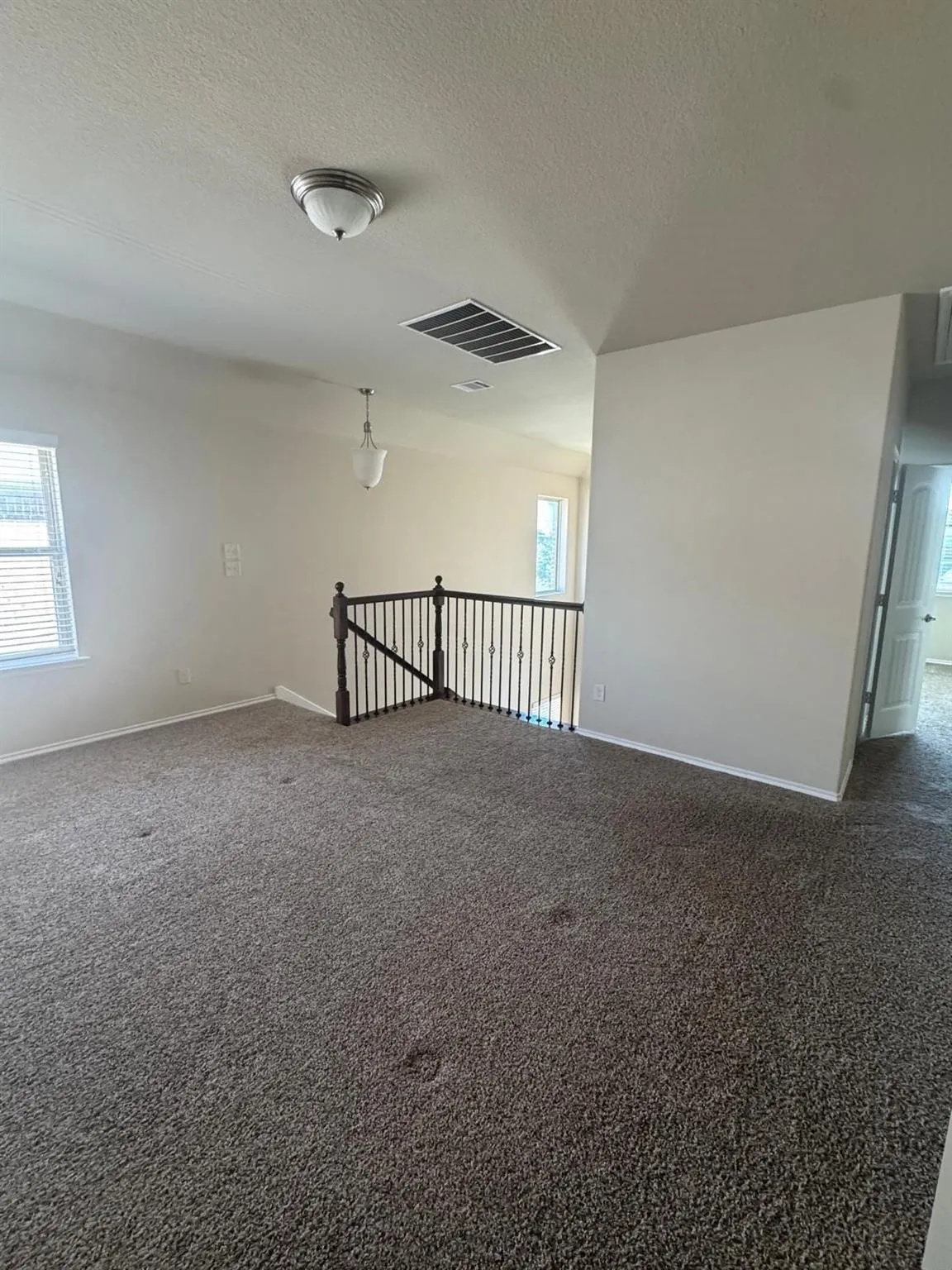 Single Family Residence For Rent in Collin County , 9908 Coyote Pass Trail, Mc Kinney, Texas 75071, 3 Bedroom, 3 Bathroom, 2 Garage spaces, 2,213 Sqft, built in 2016, mls#21399047, Real Estate Agent in Mc Kinney, Homes For Rent in Collin county, Homes For Rent in Mc Kinney, Realtor in Mc Kinney Texas, Real Estate Brokerage Independent Realty Texas, Luminita Cordes Realtor