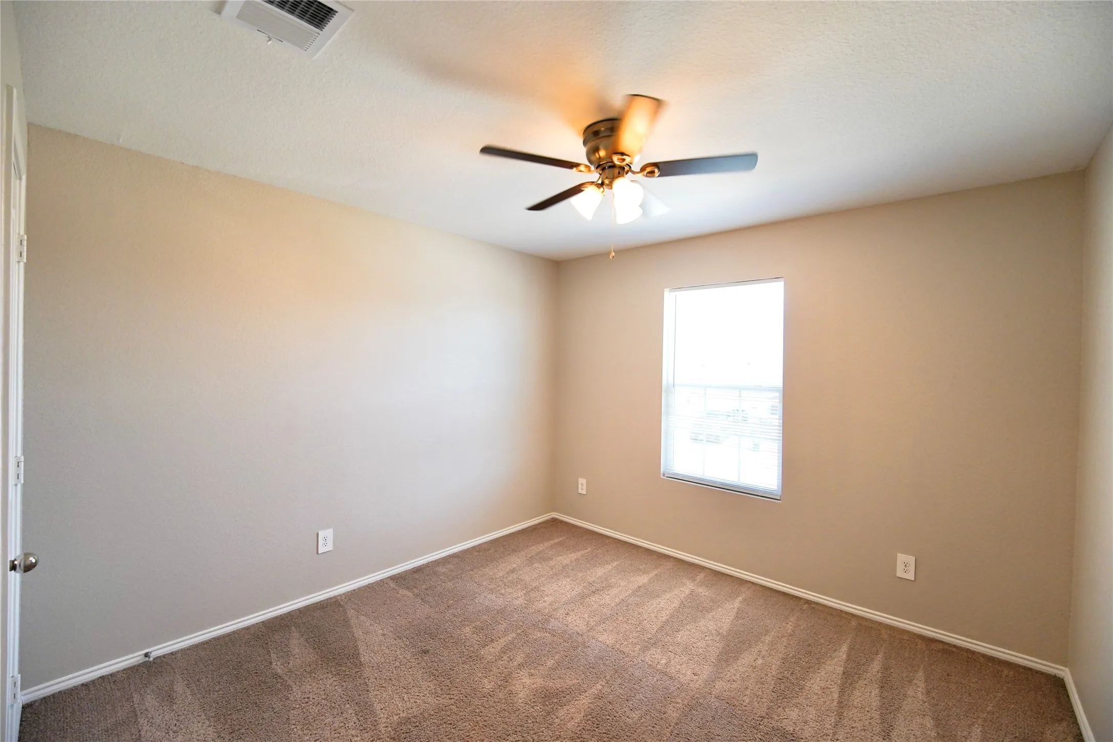 Single Family Residence For Rent in Kaufman County , 2921 Bronte Boulevard, Heartland, Texas 75126, 4 Bedroom, 3 Bathroom, 2 Garage spaces, 2,136 Sqft, built in 2021, mls#21399153, Real Estate Agent in Heartland, Homes For Rent in Kaufman county, Homes For Rent in Heartland, Realtor in Heartland Texas, Real Estate Brokerage Independent Realty Texas, Luminita Cordes Realtor