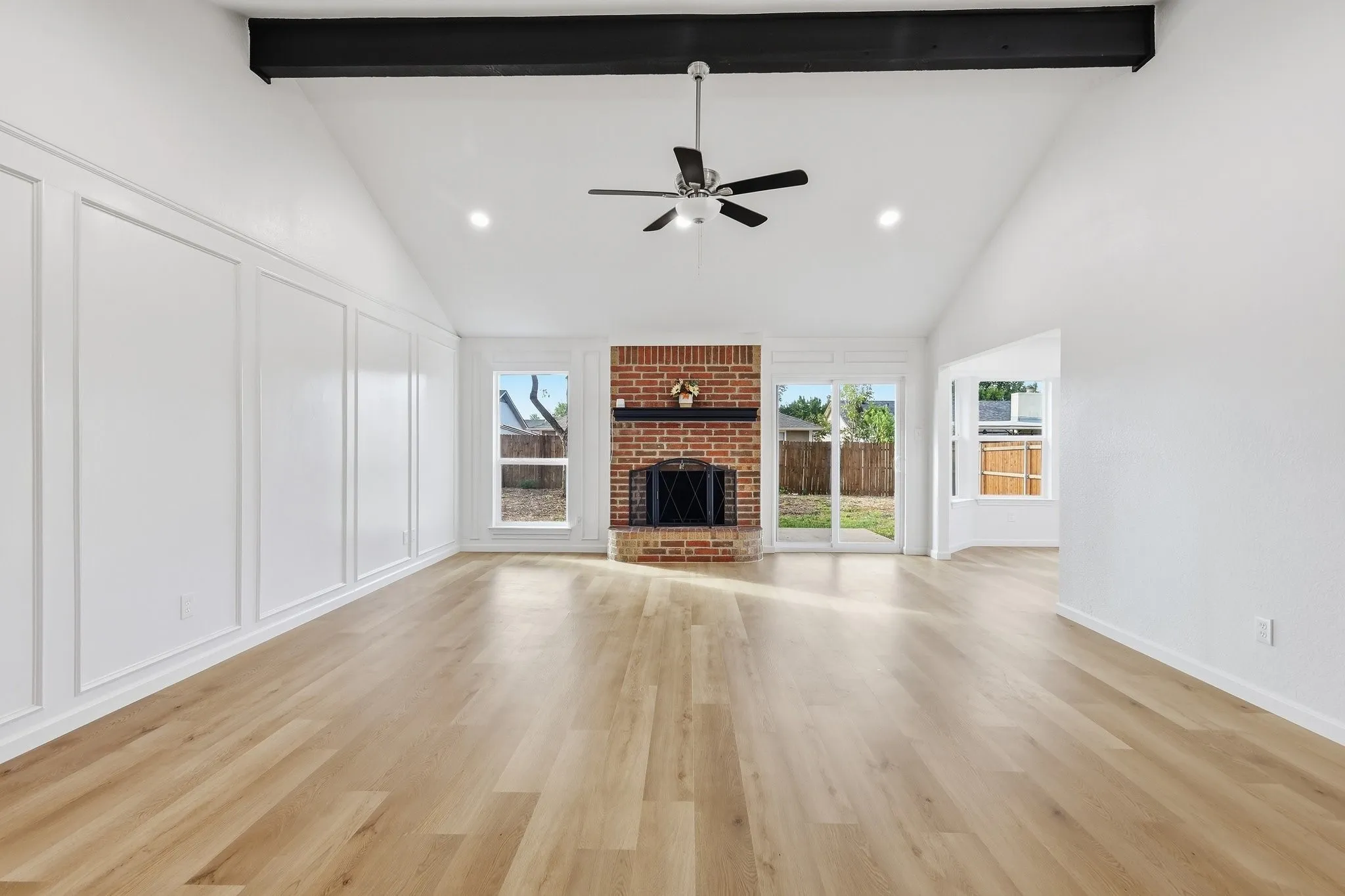 Single Family Residence For Sale in Tarrant County , 3113 Meadowmoor Street, Fort Worth, Texas 76133, 3 Bedroom, 2 Bathroom, 2 Garage spaces, 1,330 Sqft, built in 1983, mls#21399091, Real Estate Agent in Fort Worth, Homes For Sale in Tarrant county, Homes For Sale in Fort Worth, Realtor in Fort Worth Texas, Real Estate Brokerage Independent Realty Texas, Luminita Cordes Realtor
