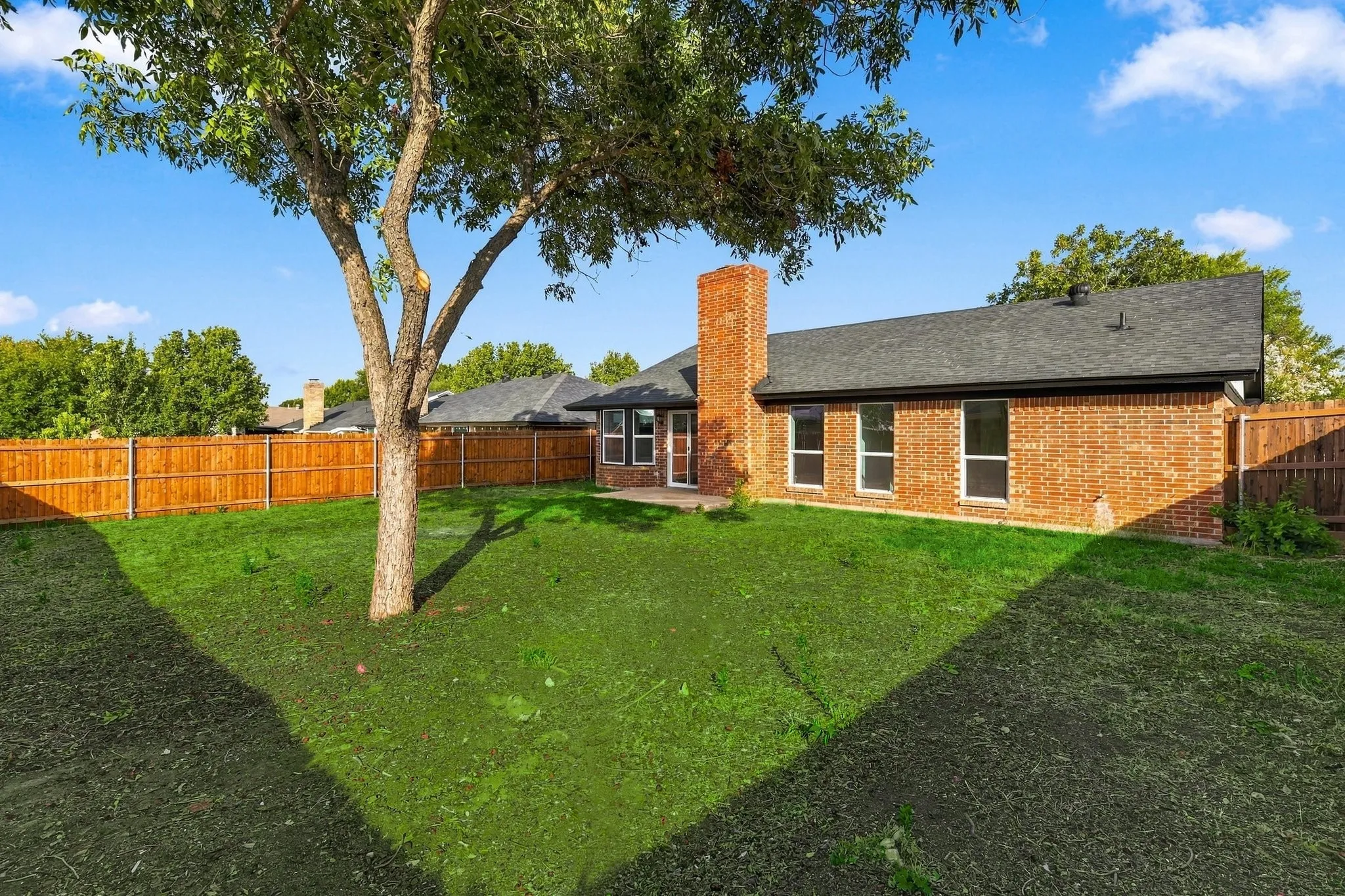 Single Family Residence For Sale in Tarrant County , 3113 Meadowmoor Street, Fort Worth, Texas 76133, 3 Bedroom, 2 Bathroom, 2 Garage spaces, 1,330 Sqft, built in 1983, mls#21399091, Real Estate Agent in Fort Worth, Homes For Sale in Tarrant county, Homes For Sale in Fort Worth, Realtor in Fort Worth Texas, Real Estate Brokerage Independent Realty Texas, Luminita Cordes Realtor