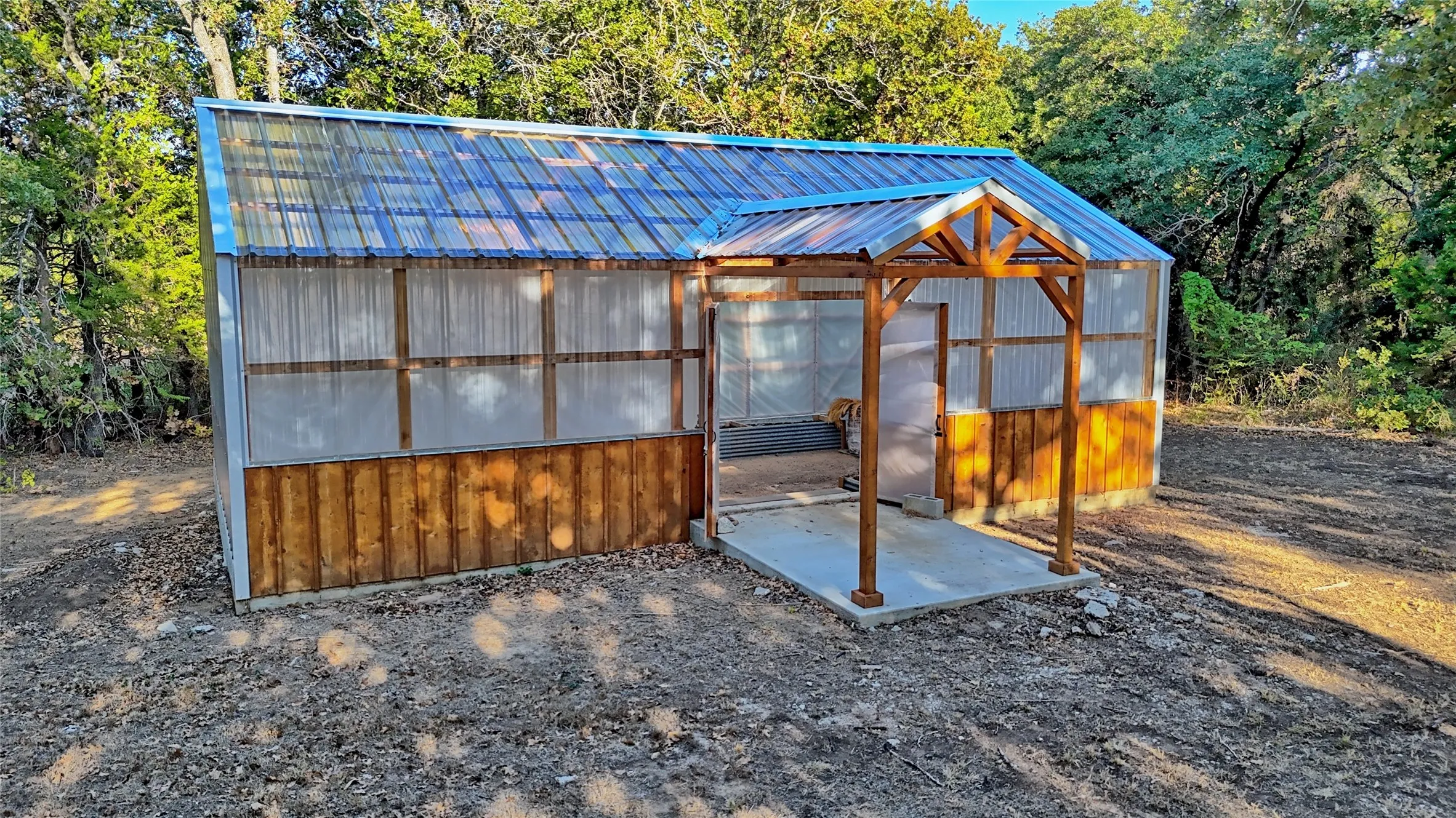 Single Family Residence For Sale in Montague County , 423 Brazos Street, Bowie, Texas 76230, 2 Bedroom, 2 Bathroom, 5 Garage spaces, 1,780 Sqft, built in 2017, mls#21398914, Real Estate Agent in Bowie, Homes For Sale in Montague county, Homes For Sale in Bowie, Realtor in Bowie Texas, Real Estate Brokerage Independent Realty Texas, Luminita Cordes Realtor