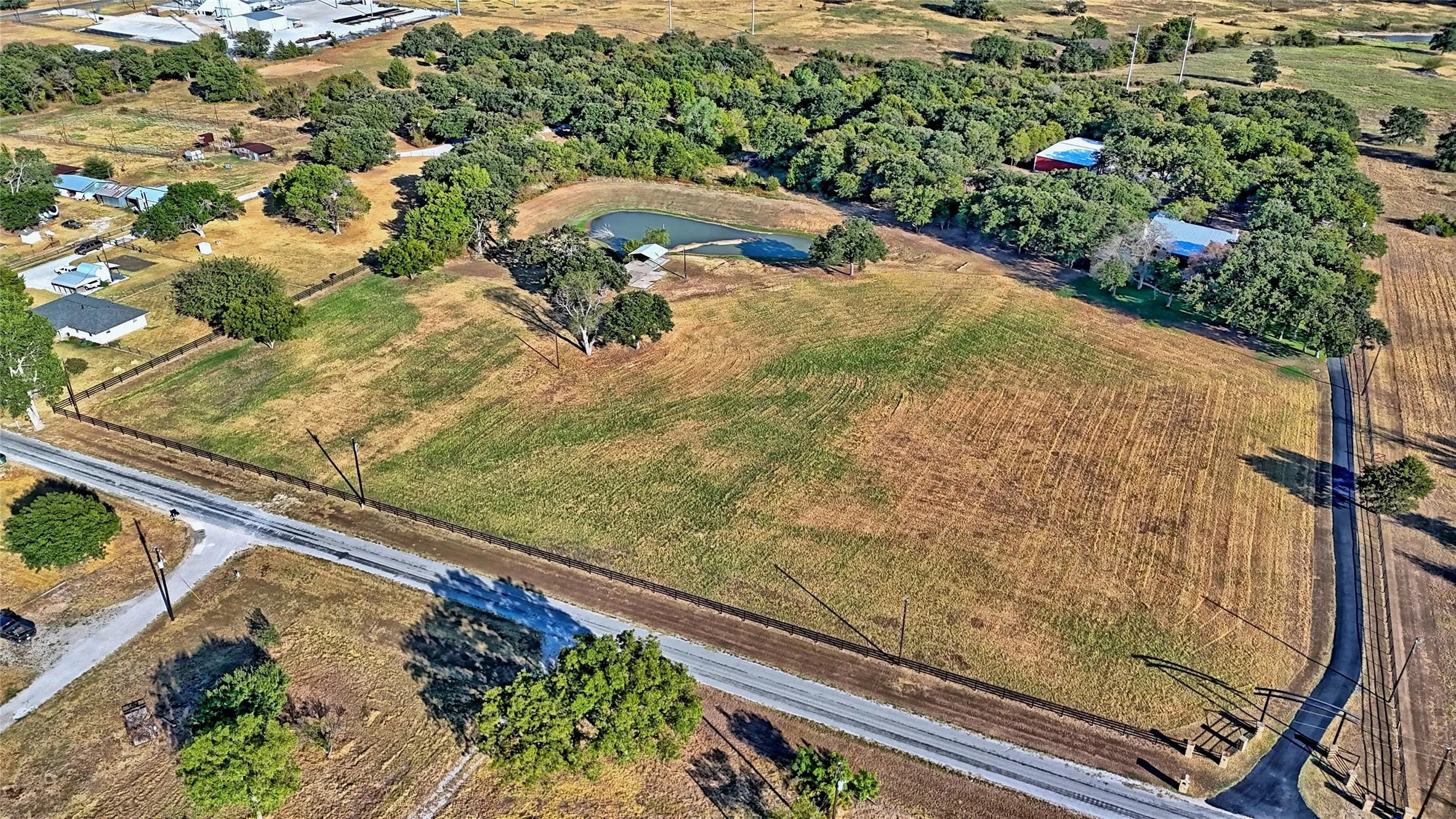 Single Family Residence For Sale in Montague County , 423 Brazos Street, Bowie, Texas 76230, 2 Bedroom, 2 Bathroom, 5 Garage spaces, 1,780 Sqft, built in 2017, mls#21398914, Real Estate Agent in Bowie, Homes For Sale in Montague county, Homes For Sale in Bowie, Realtor in Bowie Texas, Real Estate Brokerage Independent Realty Texas, Luminita Cordes Realtor