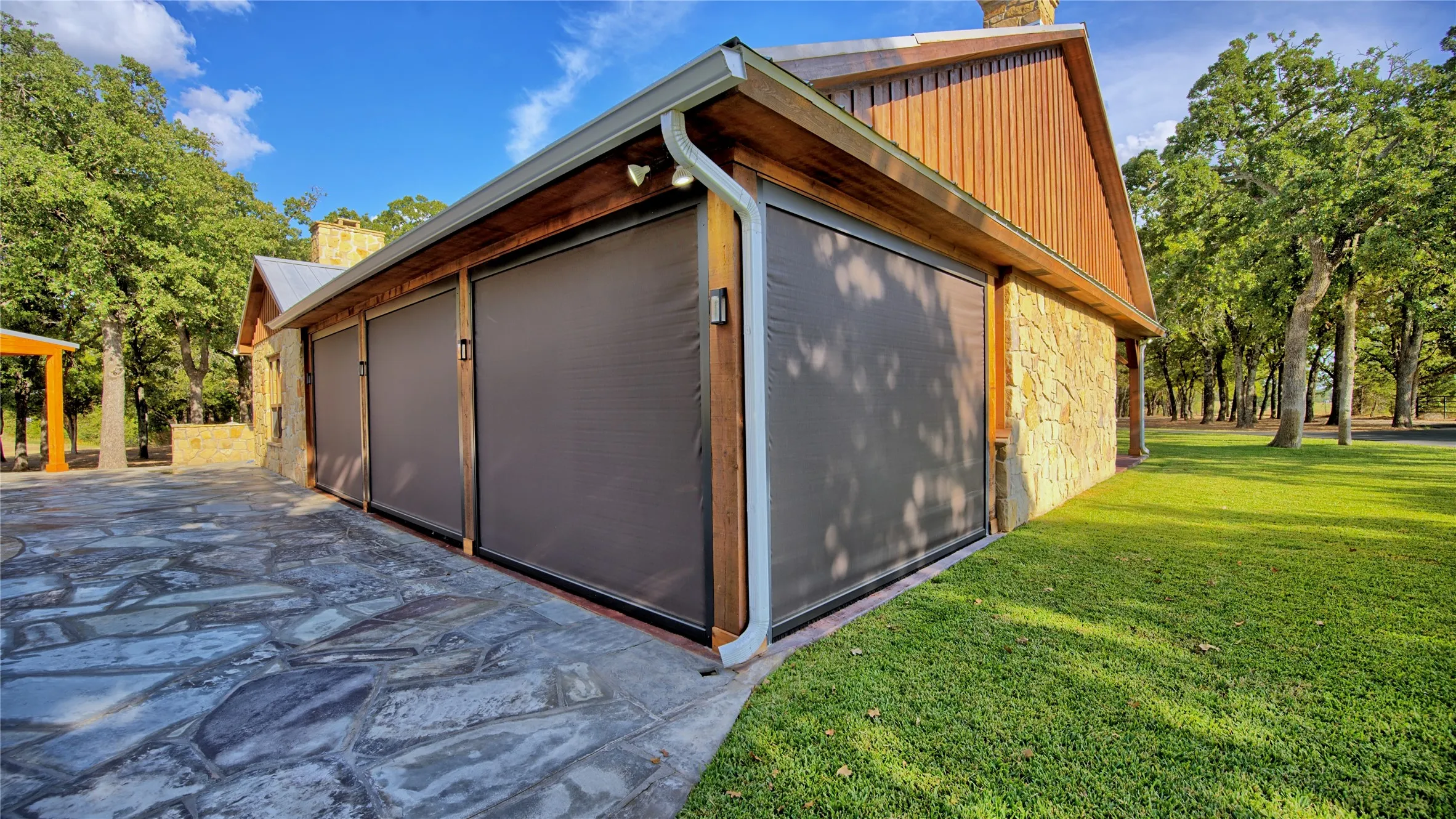 Single Family Residence For Sale in Montague County , 423 Brazos Street, Bowie, Texas 76230, 2 Bedroom, 2 Bathroom, 5 Garage spaces, 1,780 Sqft, built in 2017, mls#21398914, Real Estate Agent in Bowie, Homes For Sale in Montague county, Homes For Sale in Bowie, Realtor in Bowie Texas, Real Estate Brokerage Independent Realty Texas, Luminita Cordes Realtor