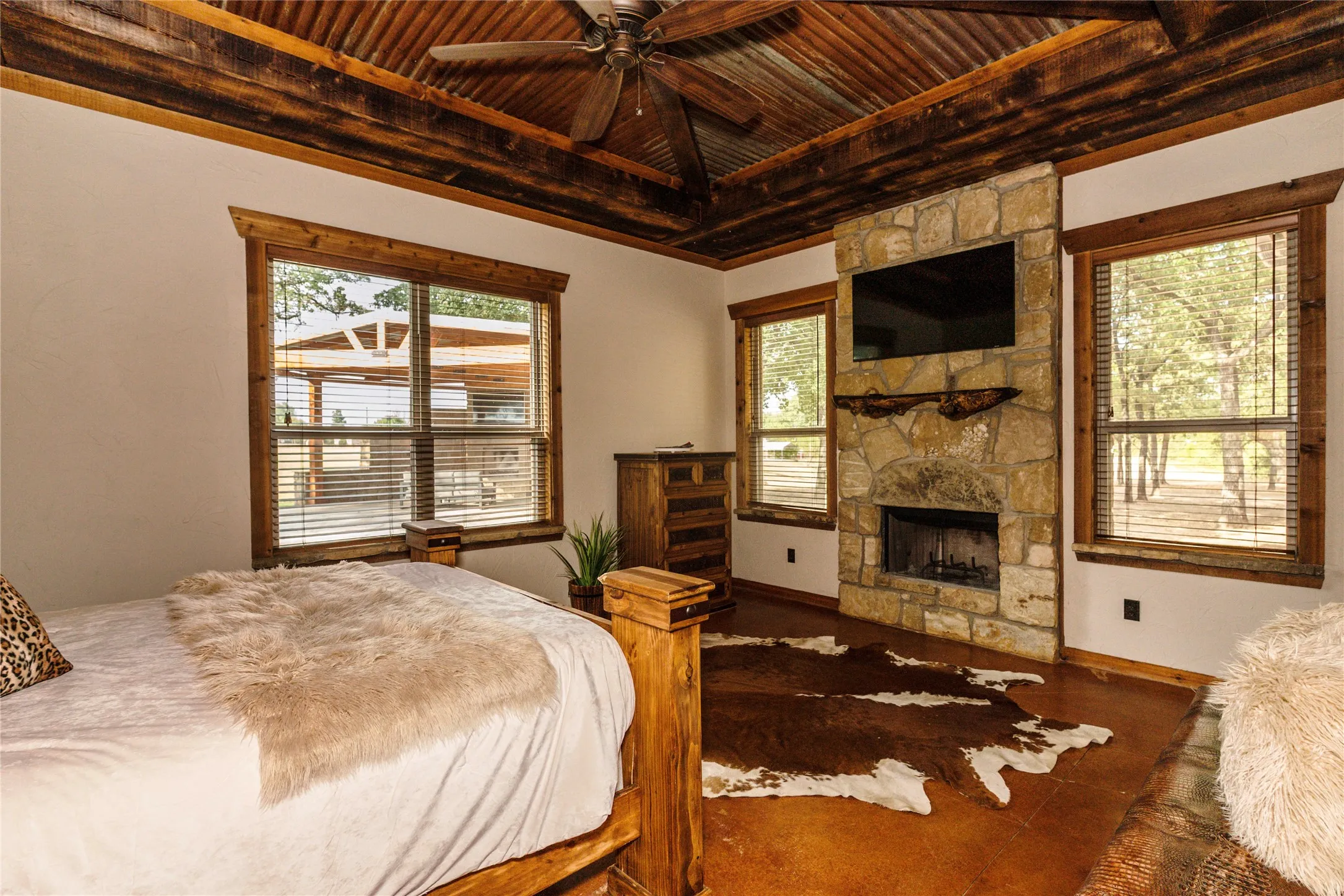 Single Family Residence For Sale in Montague County , 423 Brazos Street, Bowie, Texas 76230, 2 Bedroom, 2 Bathroom, 5 Garage spaces, 1,780 Sqft, built in 2017, mls#21398914, Real Estate Agent in Bowie, Homes For Sale in Montague county, Homes For Sale in Bowie, Realtor in Bowie Texas, Real Estate Brokerage Independent Realty Texas, Luminita Cordes Realtor