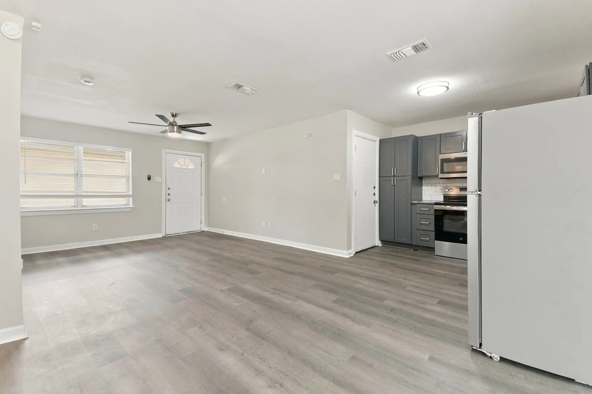Single Family Residence For Rent in Dallas County , 2420 Bamboo Street, Mesquite, Texas 75150, 3 Bedroom, 2 Bathroom, 1 Garage spaces, 1,046 Sqft, built in 1961, mls#21399158, Real Estate Agent in Mesquite, Homes For Rent in Dallas county, Homes For Rent in Mesquite, Realtor in Mesquite Texas, Real Estate Brokerage Independent Realty Texas, Luminita Cordes Realtor
