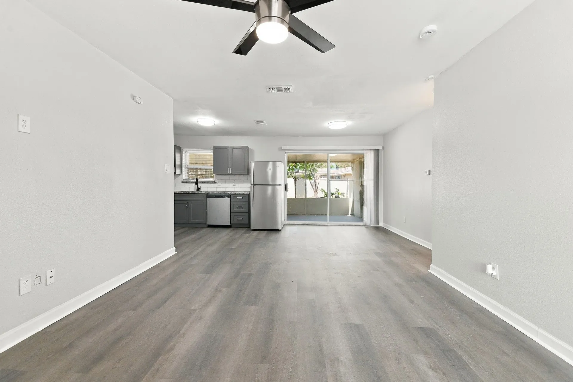 Single Family Residence For Rent in Dallas County , 2420 Bamboo Street, Mesquite, Texas 75150, 3 Bedroom, 2 Bathroom, 1 Garage spaces, 1,046 Sqft, built in 1961, mls#21399158, Real Estate Agent in Mesquite, Homes For Rent in Dallas county, Homes For Rent in Mesquite, Realtor in Mesquite Texas, Real Estate Brokerage Independent Realty Texas, Luminita Cordes Realtor