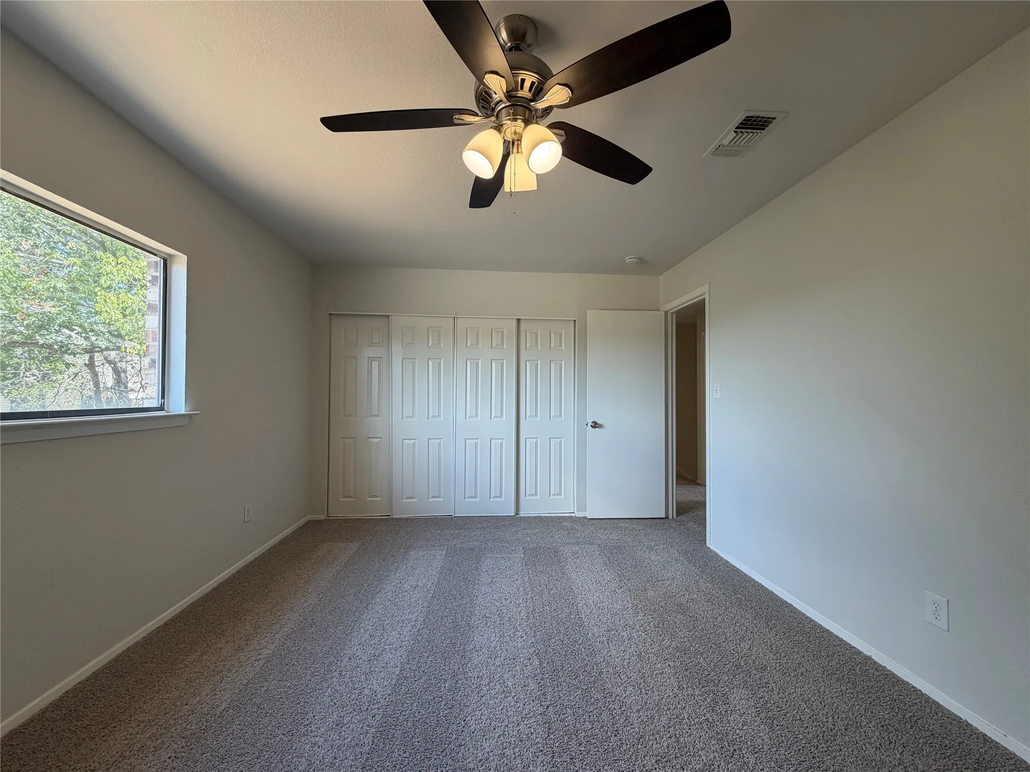 Single Family Residence For Sale in Tarrant County , 4622 Covington Court, Grand Prairie, Texas 75052, 4 Bedroom, 3 Bathroom, 2 Garage spaces, 2,260 Sqft, built in 1984, mls#21396842, Real Estate Agent in Grand Prairie, Homes For Sale in Tarrant county, Homes For Sale in Grand Prairie, Realtor in Grand Prairie Texas, Real Estate Brokerage Independent Realty Texas, Luminita Cordes Realtor