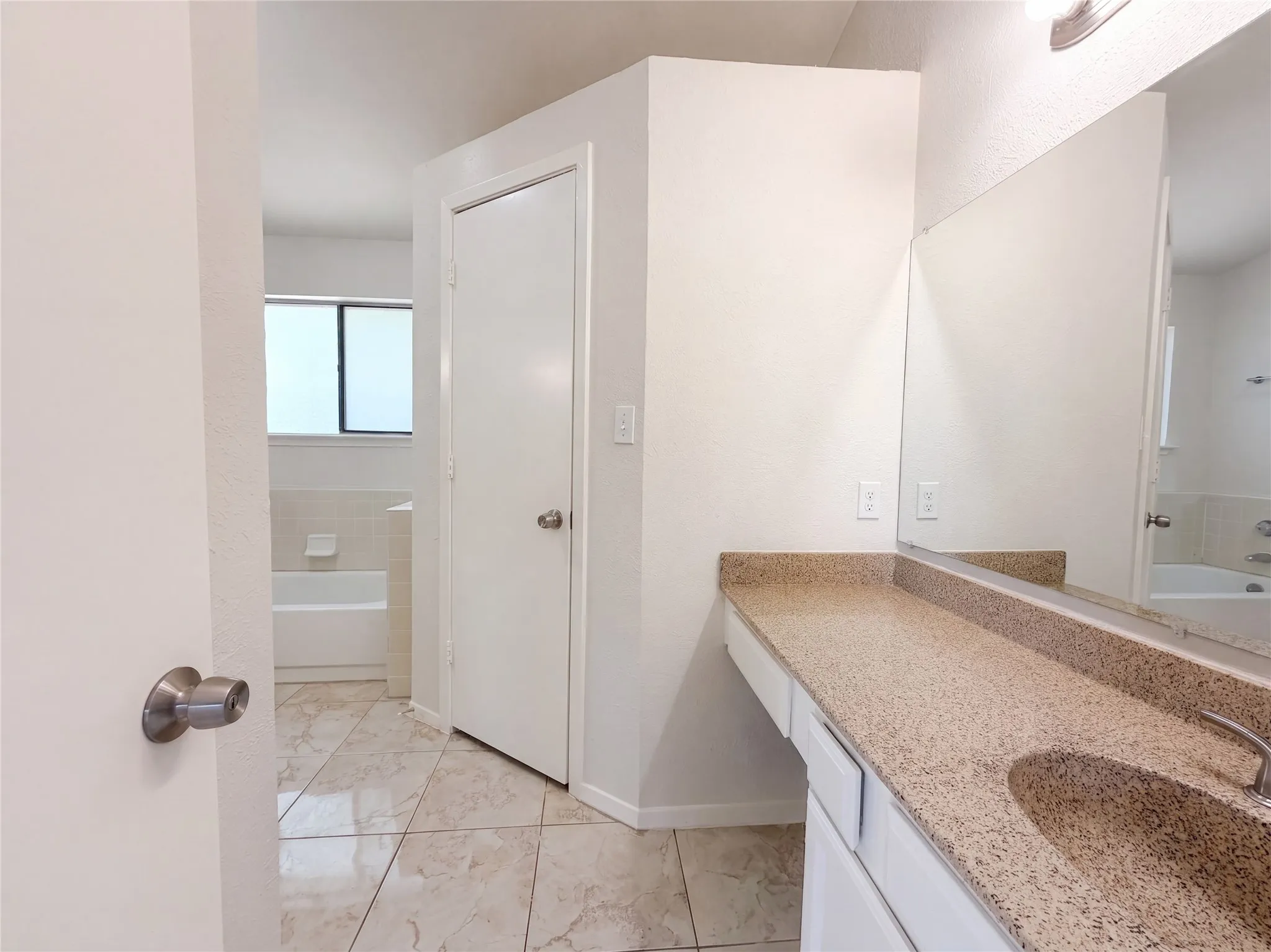 Single Family Residence For Sale in Tarrant County , 4622 Covington Court, Grand Prairie, Texas 75052, 4 Bedroom, 3 Bathroom, 2 Garage spaces, 2,260 Sqft, built in 1984, mls#21396842, Real Estate Agent in Grand Prairie, Homes For Sale in Tarrant county, Homes For Sale in Grand Prairie, Realtor in Grand Prairie Texas, Real Estate Brokerage Independent Realty Texas, Luminita Cordes Realtor