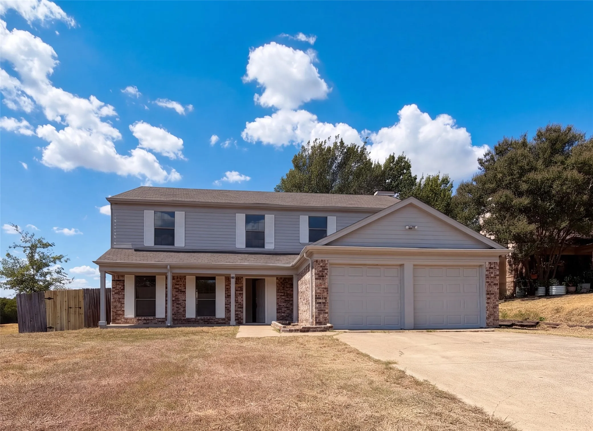 Single Family Residence For Sale in Tarrant County , 4622 Covington Court, Grand Prairie, Texas 75052, 4 Bedroom, 3 Bathroom, 2 Garage spaces, 2,260 Sqft, built in 1984, mls#21396842, Real Estate Agent in Grand Prairie, Homes For Sale in Tarrant county, Homes For Sale in Grand Prairie, Realtor in Grand Prairie Texas, Real Estate Brokerage Independent Realty Texas, Luminita Cordes Realtor