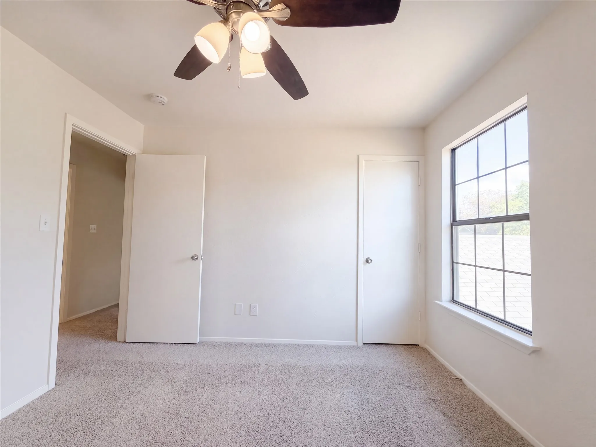 Single Family Residence For Sale in Tarrant County , 4622 Covington Court, Grand Prairie, Texas 75052, 4 Bedroom, 3 Bathroom, 2 Garage spaces, 2,260 Sqft, built in 1984, mls#21396842, Real Estate Agent in Grand Prairie, Homes For Sale in Tarrant county, Homes For Sale in Grand Prairie, Realtor in Grand Prairie Texas, Real Estate Brokerage Independent Realty Texas, Luminita Cordes Realtor