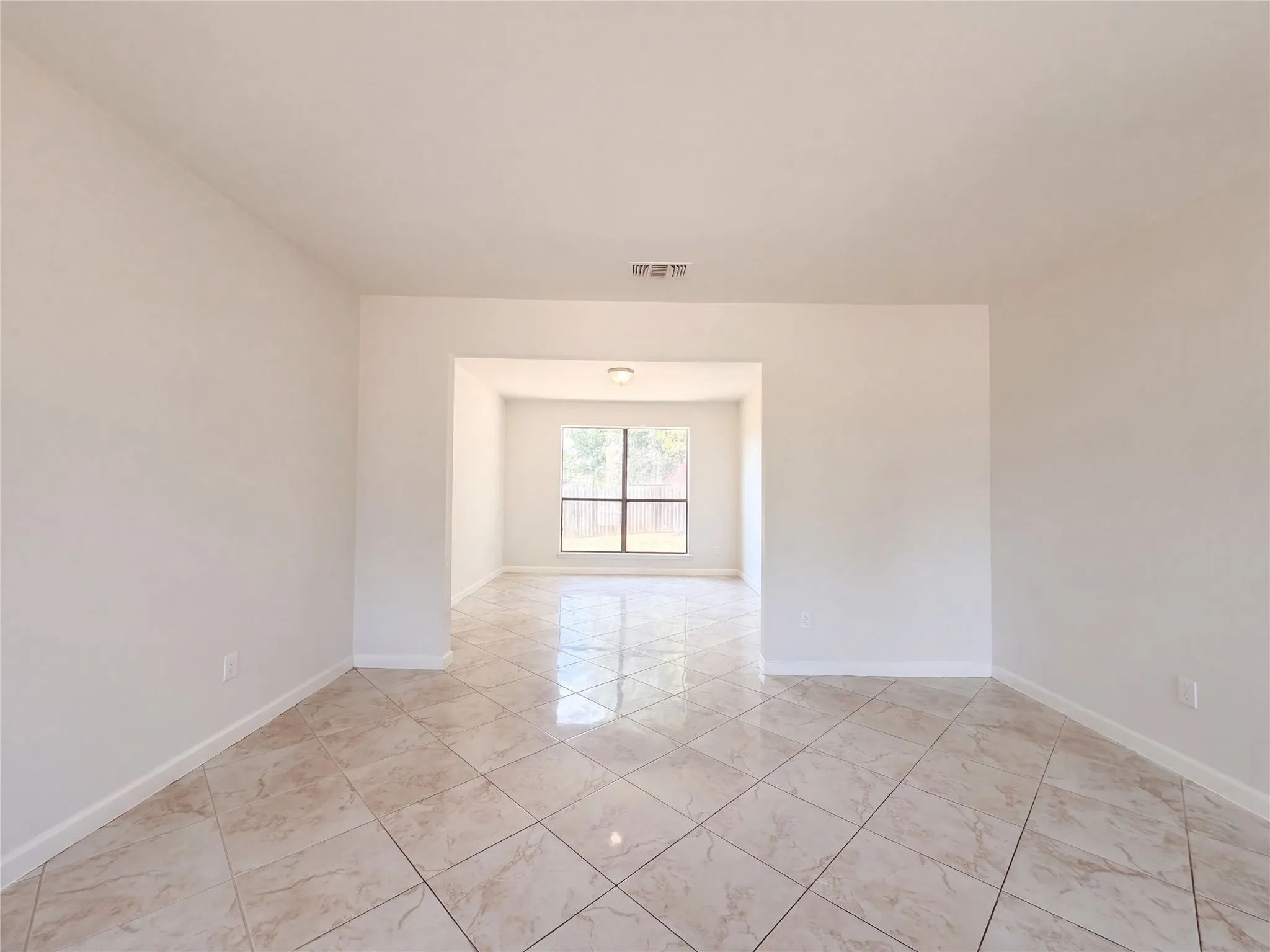 Single Family Residence For Sale in Tarrant County , 4622 Covington Court, Grand Prairie, Texas 75052, 4 Bedroom, 3 Bathroom, 2 Garage spaces, 2,260 Sqft, built in 1984, mls#21396842, Real Estate Agent in Grand Prairie, Homes For Sale in Tarrant county, Homes For Sale in Grand Prairie, Realtor in Grand Prairie Texas, Real Estate Brokerage Independent Realty Texas, Luminita Cordes Realtor