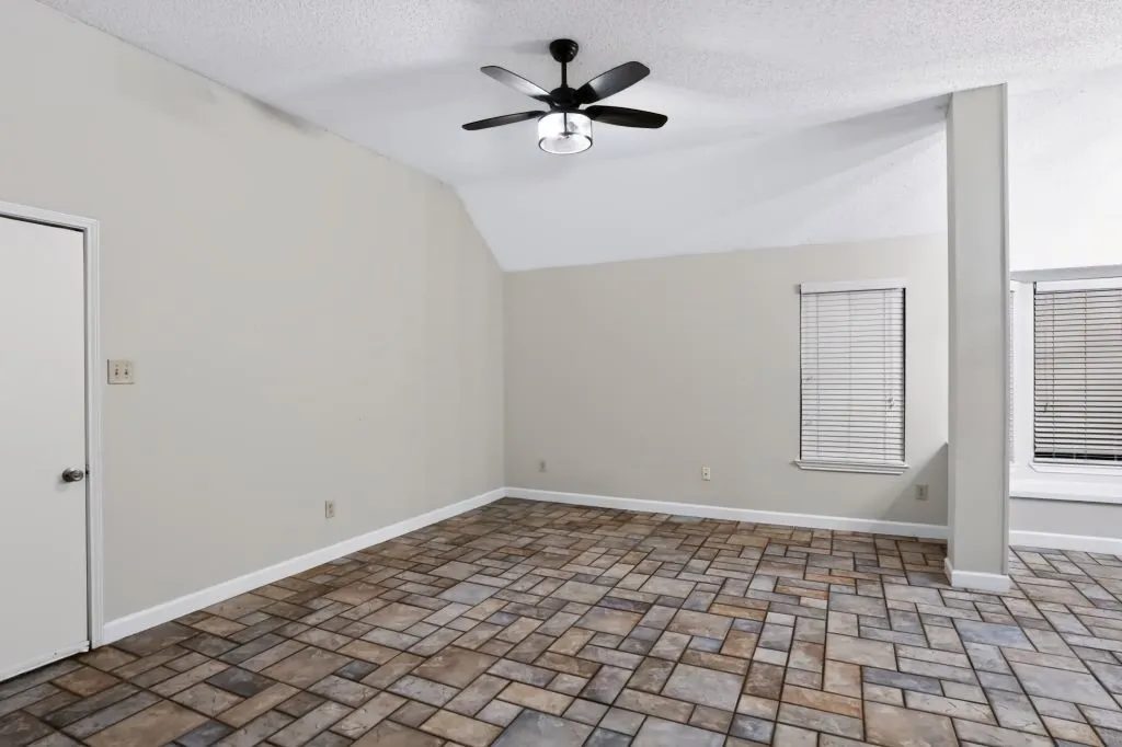 Single Family Residence For Sale in Collin County , 3304 Sedona Lane, Mc Kinney, Texas 75070, 3 Bedroom, 2 Bathroom, 2 Garage spaces, 1,928 Sqft, built in 1989, mls#21398594, Real Estate Agent in Mc Kinney, Homes For Sale in Collin county, Homes For Sale in Mc Kinney, Realtor in Mc Kinney Texas, Real Estate Brokerage Independent Realty Texas, Luminita Cordes Realtor