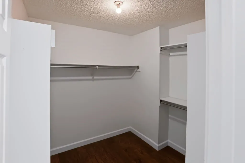 Single Family Residence For Sale in Collin County , 3304 Sedona Lane, Mc Kinney, Texas 75070, 3 Bedroom, 2 Bathroom, 2 Garage spaces, 1,928 Sqft, built in 1989, mls#21398594, Real Estate Agent in Mc Kinney, Homes For Sale in Collin county, Homes For Sale in Mc Kinney, Realtor in Mc Kinney Texas, Real Estate Brokerage Independent Realty Texas, Luminita Cordes Realtor