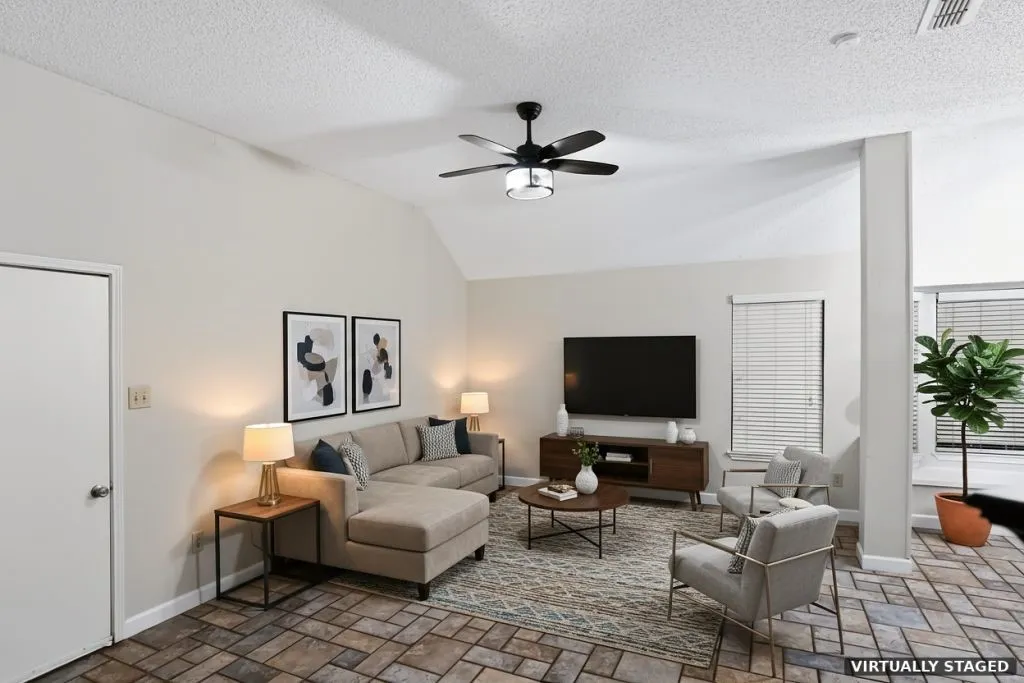 Single Family Residence For Sale in Collin County , 3304 Sedona Lane, Mc Kinney, Texas 75070, 3 Bedroom, 2 Bathroom, 2 Garage spaces, 1,928 Sqft, built in 1989, mls#21398594, Real Estate Agent in Mc Kinney, Homes For Sale in Collin county, Homes For Sale in Mc Kinney, Realtor in Mc Kinney Texas, Real Estate Brokerage Independent Realty Texas, Luminita Cordes Realtor