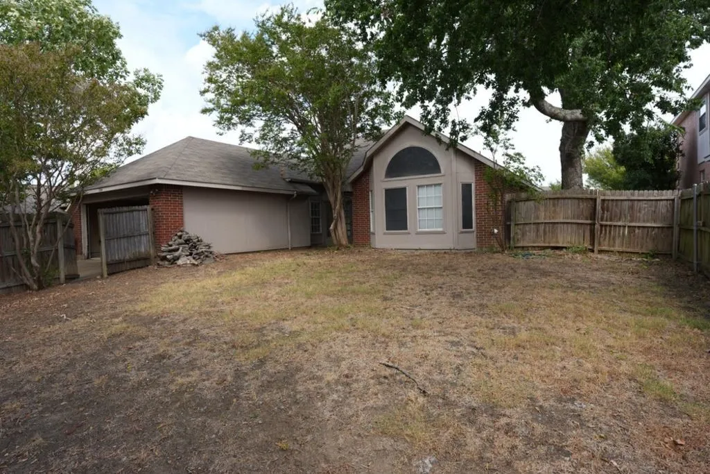 Single Family Residence For Sale in Collin County , 3304 Sedona Lane, Mc Kinney, Texas 75070, 3 Bedroom, 2 Bathroom, 2 Garage spaces, 1,928 Sqft, built in 1989, mls#21398594, Real Estate Agent in Mc Kinney, Homes For Sale in Collin county, Homes For Sale in Mc Kinney, Realtor in Mc Kinney Texas, Real Estate Brokerage Independent Realty Texas, Luminita Cordes Realtor