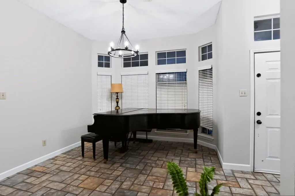 Single Family Residence For Sale in Collin County , 3304 Sedona Lane, Mc Kinney, Texas 75070, 3 Bedroom, 2 Bathroom, 2 Garage spaces, 1,928 Sqft, built in 1989, mls#21398594, Real Estate Agent in Mc Kinney, Homes For Sale in Collin county, Homes For Sale in Mc Kinney, Realtor in Mc Kinney Texas, Real Estate Brokerage Independent Realty Texas, Luminita Cordes Realtor
