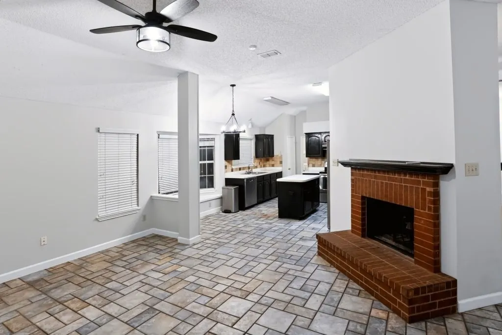 Single Family Residence For Sale in Collin County , 3304 Sedona Lane, Mc Kinney, Texas 75070, 3 Bedroom, 2 Bathroom, 2 Garage spaces, 1,928 Sqft, built in 1989, mls#21398594, Real Estate Agent in Mc Kinney, Homes For Sale in Collin county, Homes For Sale in Mc Kinney, Realtor in Mc Kinney Texas, Real Estate Brokerage Independent Realty Texas, Luminita Cordes Realtor