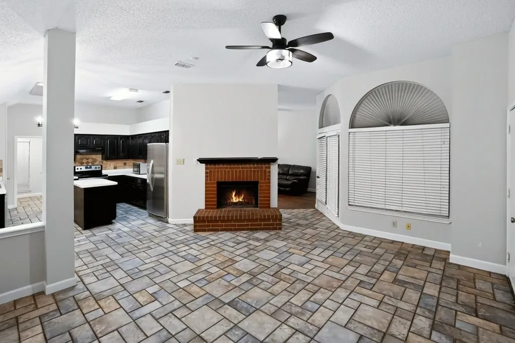 Single Family Residence For Sale in Collin County , 3304 Sedona Lane, Mc Kinney, Texas 75070, 3 Bedroom, 2 Bathroom, 2 Garage spaces, 1,928 Sqft, built in 1989, mls#21398594, Real Estate Agent in Mc Kinney, Homes For Sale in Collin county, Homes For Sale in Mc Kinney, Realtor in Mc Kinney Texas, Real Estate Brokerage Independent Realty Texas, Luminita Cordes Realtor