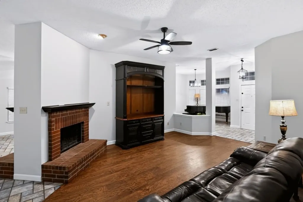 Single Family Residence For Sale in Collin County , 3304 Sedona Lane, Mc Kinney, Texas 75070, 3 Bedroom, 2 Bathroom, 2 Garage spaces, 1,928 Sqft, built in 1989, mls#21398594, Real Estate Agent in Mc Kinney, Homes For Sale in Collin county, Homes For Sale in Mc Kinney, Realtor in Mc Kinney Texas, Real Estate Brokerage Independent Realty Texas, Luminita Cordes Realtor
