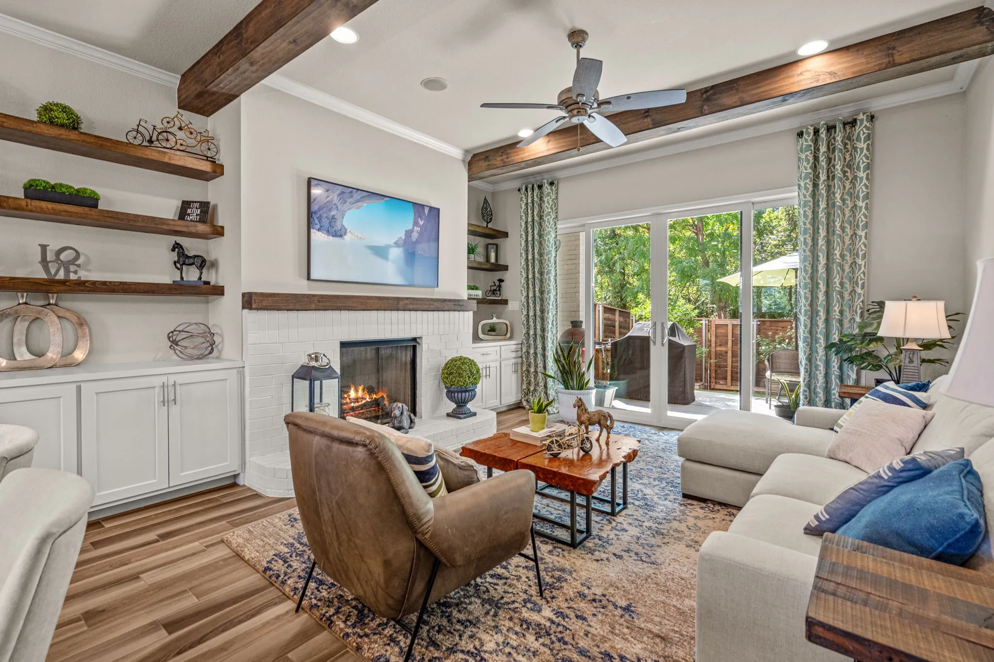 Single Family Residence For Sale in Tarrant County , 4153 Watercourse Drive, Fort Worth, Texas 76109, 3 Bedroom, 4 Bathroom, 2 Garage spaces, 2,949 Sqft, built in 2020, mls#21398858, Real Estate Agent in Fort Worth, Homes For Sale in Tarrant county, Homes For Sale in Fort Worth, Realtor in Fort Worth Texas, Real Estate Brokerage Independent Realty Texas, Luminita Cordes Realtor