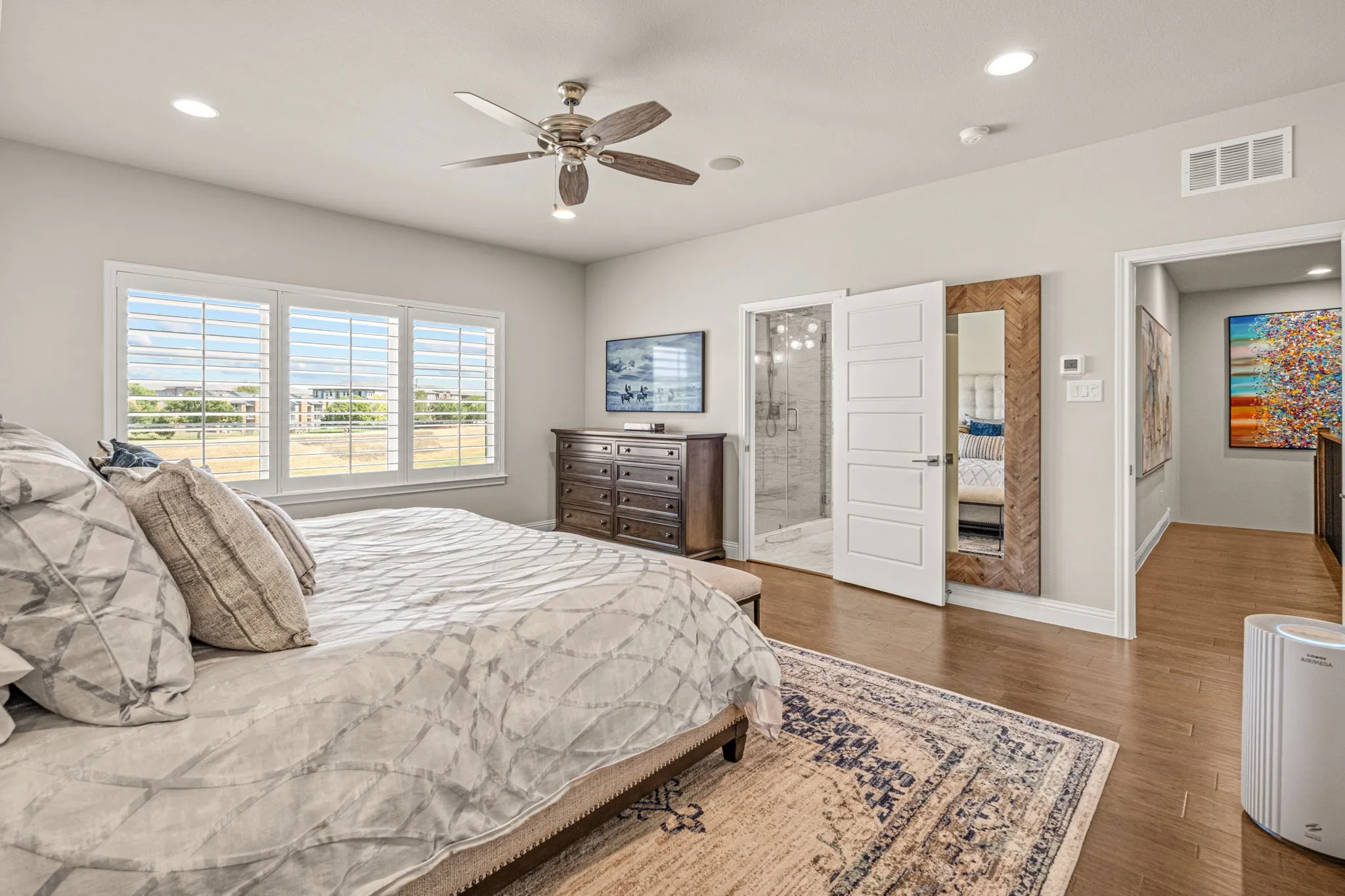 Single Family Residence For Sale in Tarrant County , 4153 Watercourse Drive, Fort Worth, Texas 76109, 3 Bedroom, 4 Bathroom, 2 Garage spaces, 2,949 Sqft, built in 2020, mls#21398858, Real Estate Agent in Fort Worth, Homes For Sale in Tarrant county, Homes For Sale in Fort Worth, Realtor in Fort Worth Texas, Real Estate Brokerage Independent Realty Texas, Luminita Cordes Realtor