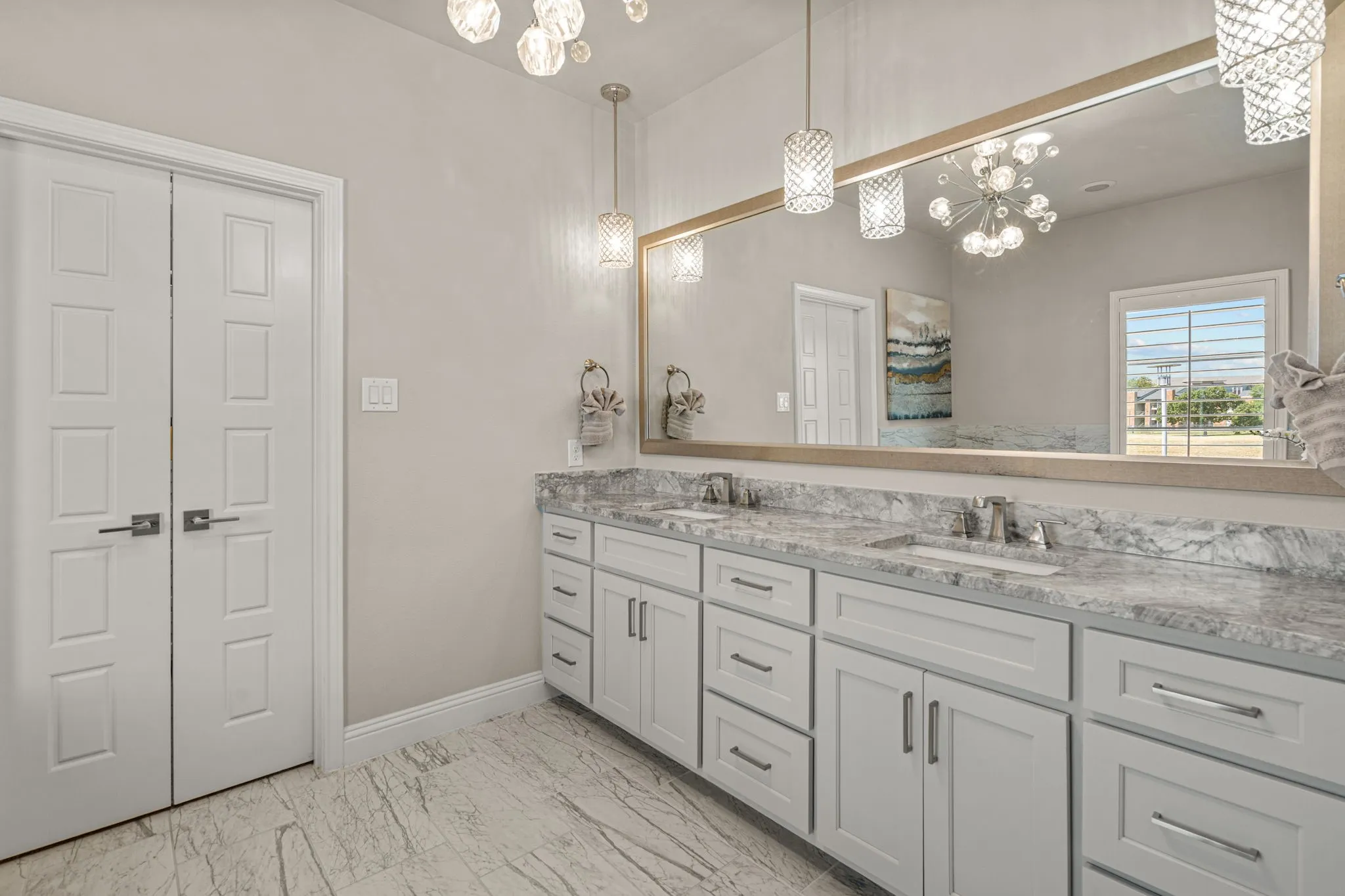 Single Family Residence For Sale in Tarrant County , 4153 Watercourse Drive, Fort Worth, Texas 76109, 3 Bedroom, 4 Bathroom, 2 Garage spaces, 2,949 Sqft, built in 2020, mls#21398858, Real Estate Agent in Fort Worth, Homes For Sale in Tarrant county, Homes For Sale in Fort Worth, Realtor in Fort Worth Texas, Real Estate Brokerage Independent Realty Texas, Luminita Cordes Realtor
