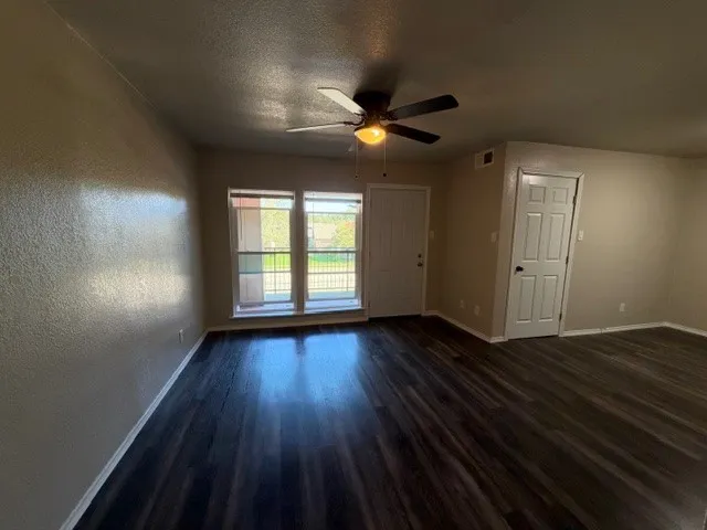 Condominium For Rent in Tarrant County , 5600 Boca Raton Boulevard 156, Fort Worth, Texas 76112, 3 Bedroom, 2 Bathroom, Garage spaces, 1,445 Sqft, built in 1972, mls#21399048, Real Estate Agent in Fort Worth, Homes For Rent in Tarrant county, Homes For Rent in Fort Worth, Realtor in Fort Worth Texas, Real Estate Brokerage Independent Realty Texas, Luminita Cordes Realtor