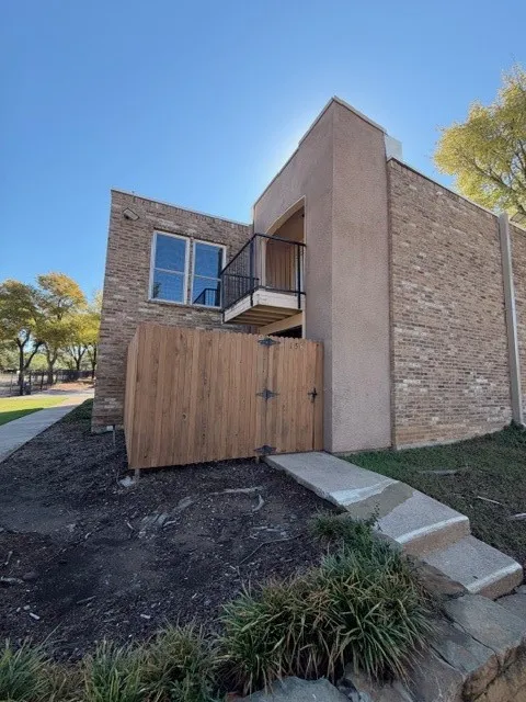 Condominium For Rent in Tarrant County , 5600 Boca Raton Boulevard 156, Fort Worth, Texas 76112, 3 Bedroom, 2 Bathroom, Garage spaces, 1,445 Sqft, built in 1972, mls#21399048, Real Estate Agent in Fort Worth, Homes For Rent in Tarrant county, Homes For Rent in Fort Worth, Realtor in Fort Worth Texas, Real Estate Brokerage Independent Realty Texas, Luminita Cordes Realtor