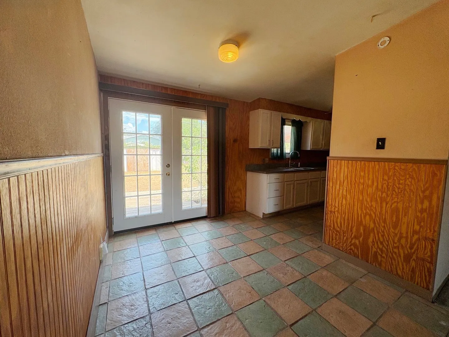 Single Family Residence For Sale in Tom Green County , 2532 A and M Avenue, San Angelo, Texas 76904, 2 Bedroom, 2 Bathroom, Garage spaces, 1,075 Sqft, built in 1957, mls#21397691, Real Estate Agent in San Angelo, Homes For Sale in Tom Green county, Homes For Sale in San Angelo, Realtor in San Angelo Texas, Real Estate Brokerage Independent Realty Texas, Luminita Cordes Realtor