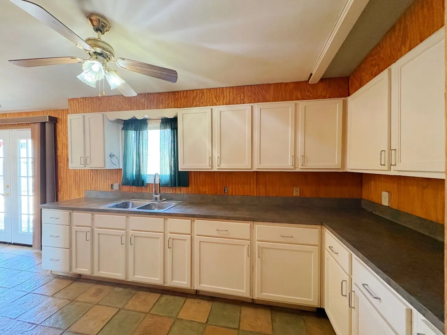 Single Family Residence For Sale in Tom Green County , 2532 A and M Avenue, San Angelo, Texas 76904, 2 Bedroom, 2 Bathroom, Garage spaces, 1,075 Sqft, built in 1957, mls#21397691, Real Estate Agent in San Angelo, Homes For Sale in Tom Green county, Homes For Sale in San Angelo, Realtor in San Angelo Texas, Real Estate Brokerage Independent Realty Texas, Luminita Cordes Realtor