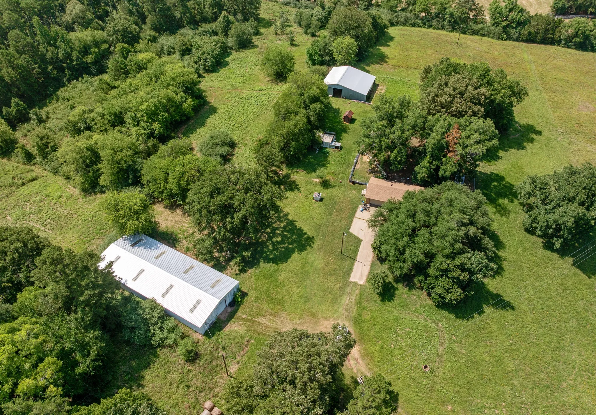 Farm For Sale in Upshur County , 8468 Hydrangea Road, Ore City, Texas 75683, 3 Bedroom, 2 Bathroom, 2 Garage spaces, 1,167 Sqft, built in 1985, mls#21372369, Real Estate Agent in Ore City, Homes For Sale in Upshur county, Homes For Sale in Ore City, Realtor in Ore City Texas, Real Estate Brokerage Independent Realty Texas, Luminita Cordes Realtor