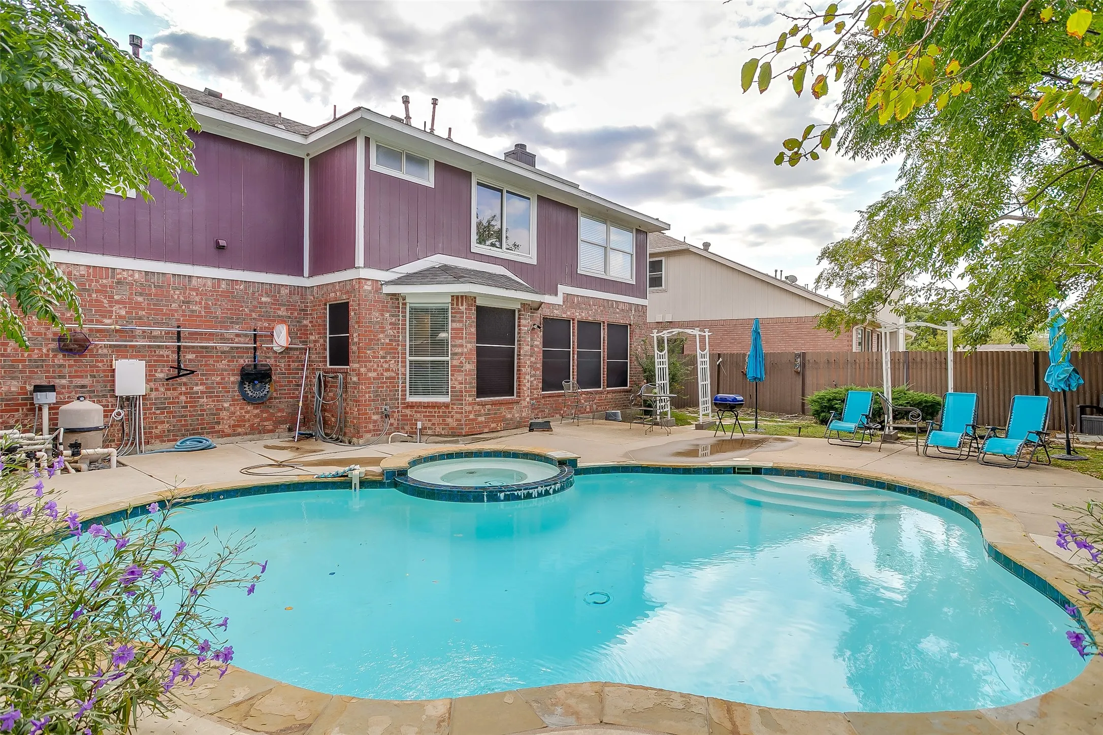 Single Family Residence For Sale in Tarrant County , 2110 Rustic Ridge Drive, Keller, Texas 76248, 4 Bedroom, 3 Bathroom, 2 Garage spaces, 2,378 Sqft, built in 1998, mls#21399144, Real Estate Agent in Keller, Homes For Sale in Tarrant county, Homes For Sale in Keller, Realtor in Keller Texas, Real Estate Brokerage Independent Realty Texas, Luminita Cordes Realtor