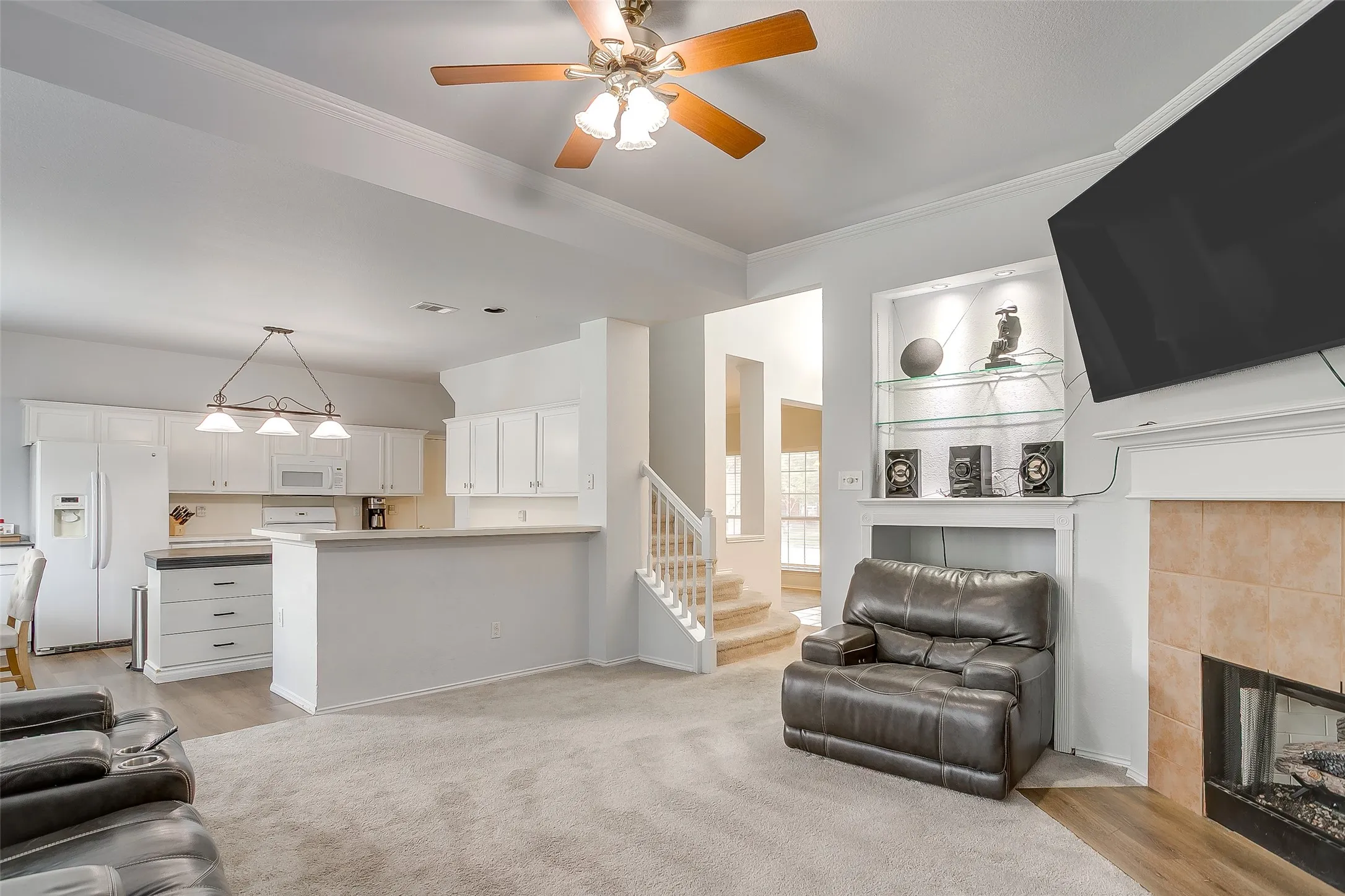 Single Family Residence For Sale in Tarrant County , 2110 Rustic Ridge Drive, Keller, Texas 76248, 4 Bedroom, 3 Bathroom, 2 Garage spaces, 2,378 Sqft, built in 1998, mls#21399144, Real Estate Agent in Keller, Homes For Sale in Tarrant county, Homes For Sale in Keller, Realtor in Keller Texas, Real Estate Brokerage Independent Realty Texas, Luminita Cordes Realtor
