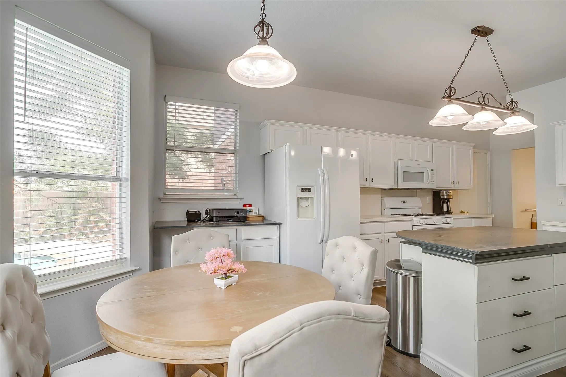 Single Family Residence For Sale in Tarrant County , 2110 Rustic Ridge Drive, Keller, Texas 76248, 4 Bedroom, 3 Bathroom, 2 Garage spaces, 2,378 Sqft, built in 1998, mls#21399144, Real Estate Agent in Keller, Homes For Sale in Tarrant county, Homes For Sale in Keller, Realtor in Keller Texas, Real Estate Brokerage Independent Realty Texas, Luminita Cordes Realtor