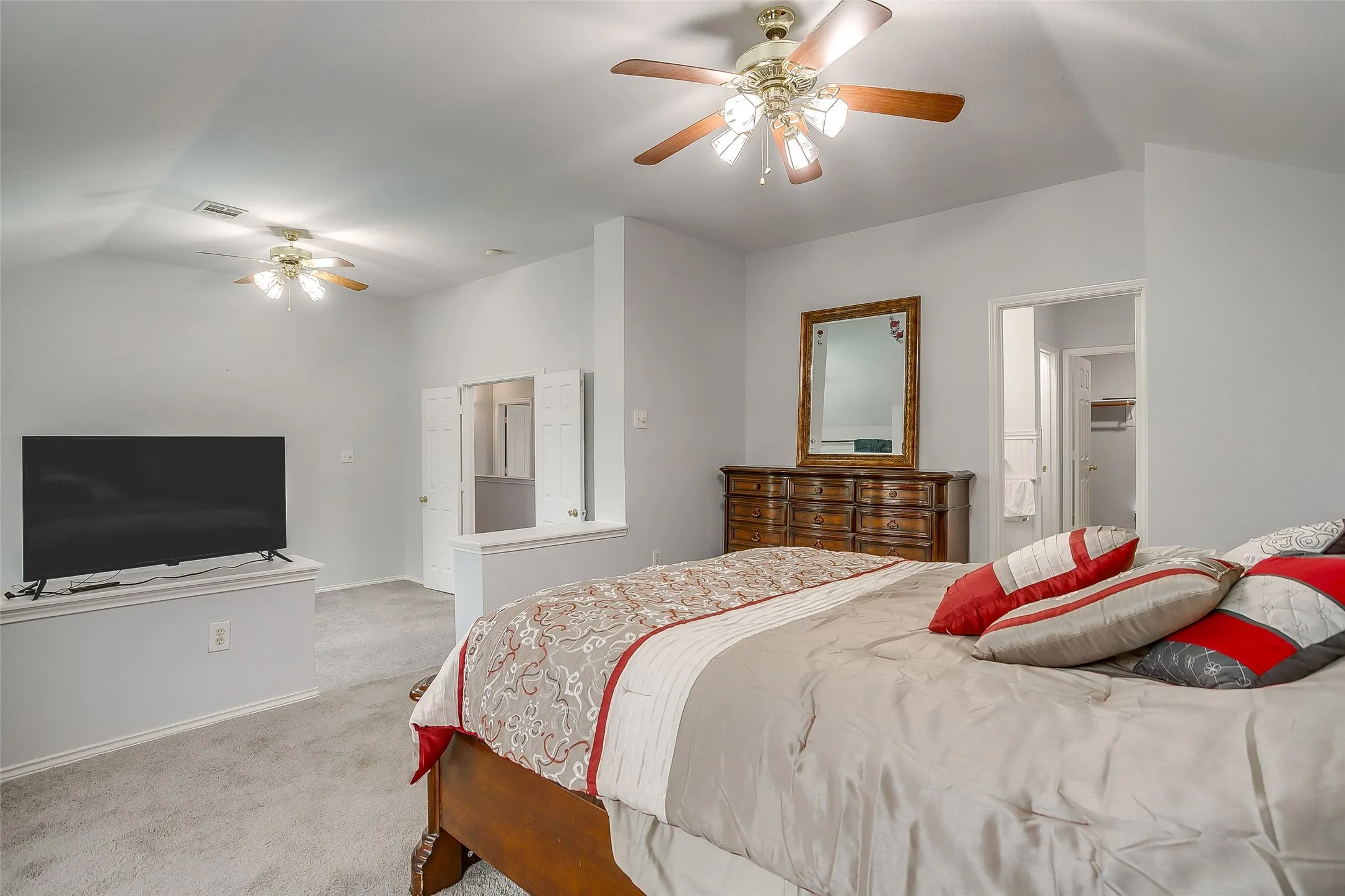 Single Family Residence For Sale in Tarrant County , 2110 Rustic Ridge Drive, Keller, Texas 76248, 4 Bedroom, 3 Bathroom, 2 Garage spaces, 2,378 Sqft, built in 1998, mls#21399144, Real Estate Agent in Keller, Homes For Sale in Tarrant county, Homes For Sale in Keller, Realtor in Keller Texas, Real Estate Brokerage Independent Realty Texas, Luminita Cordes Realtor